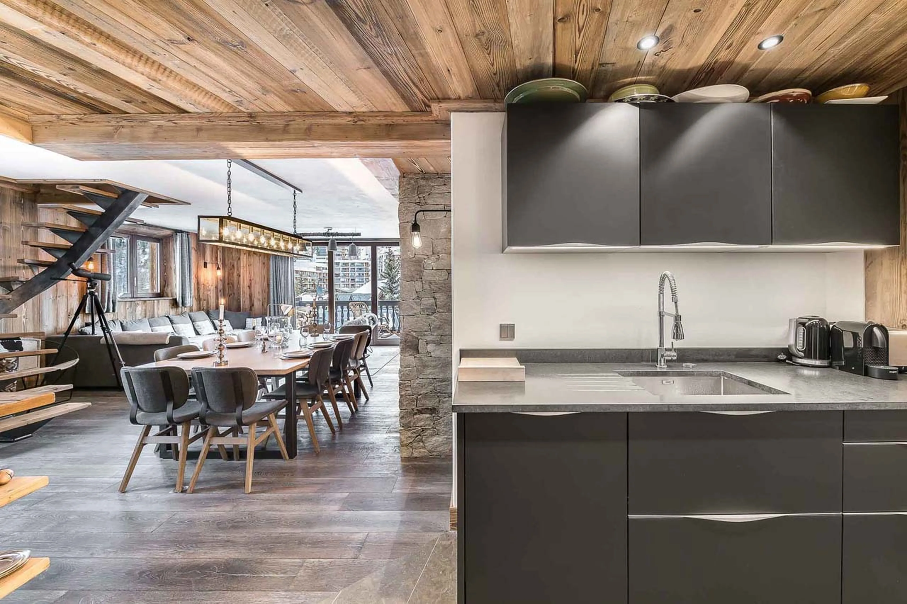 Dining area and kitchen at Apartment la Canadienne 8 in Val d'Isere