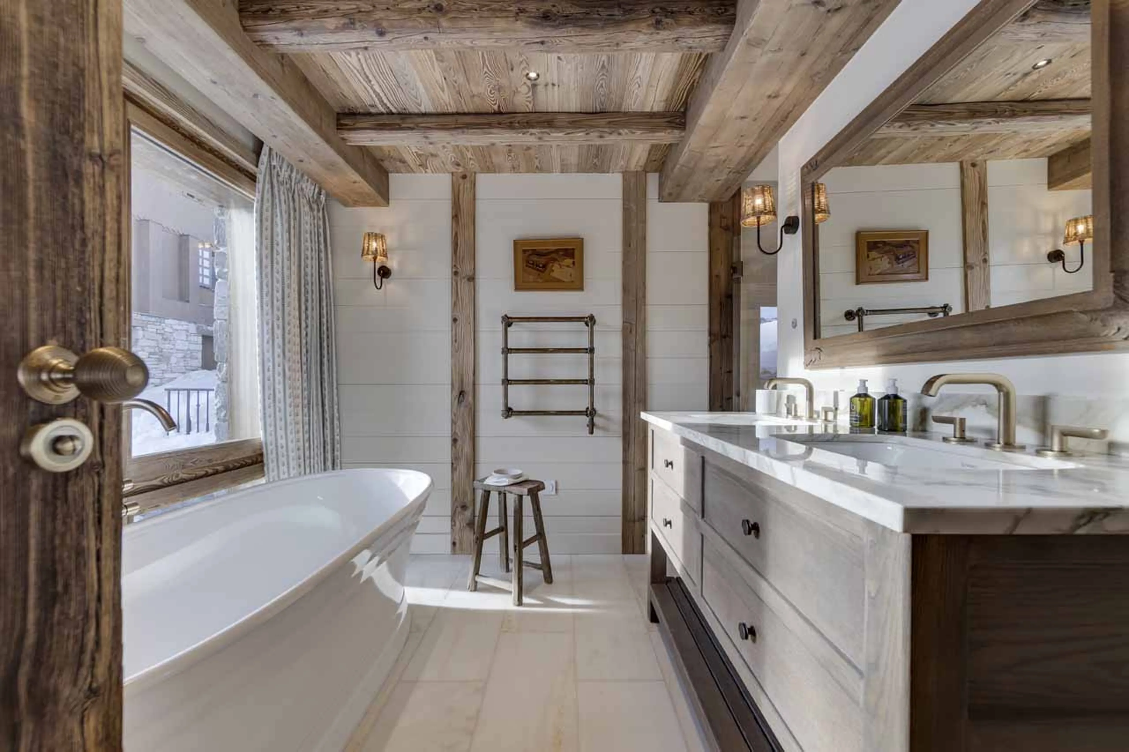 Bedroom 1 en-suite at Apartment La Gelinotte in Val d'Isere