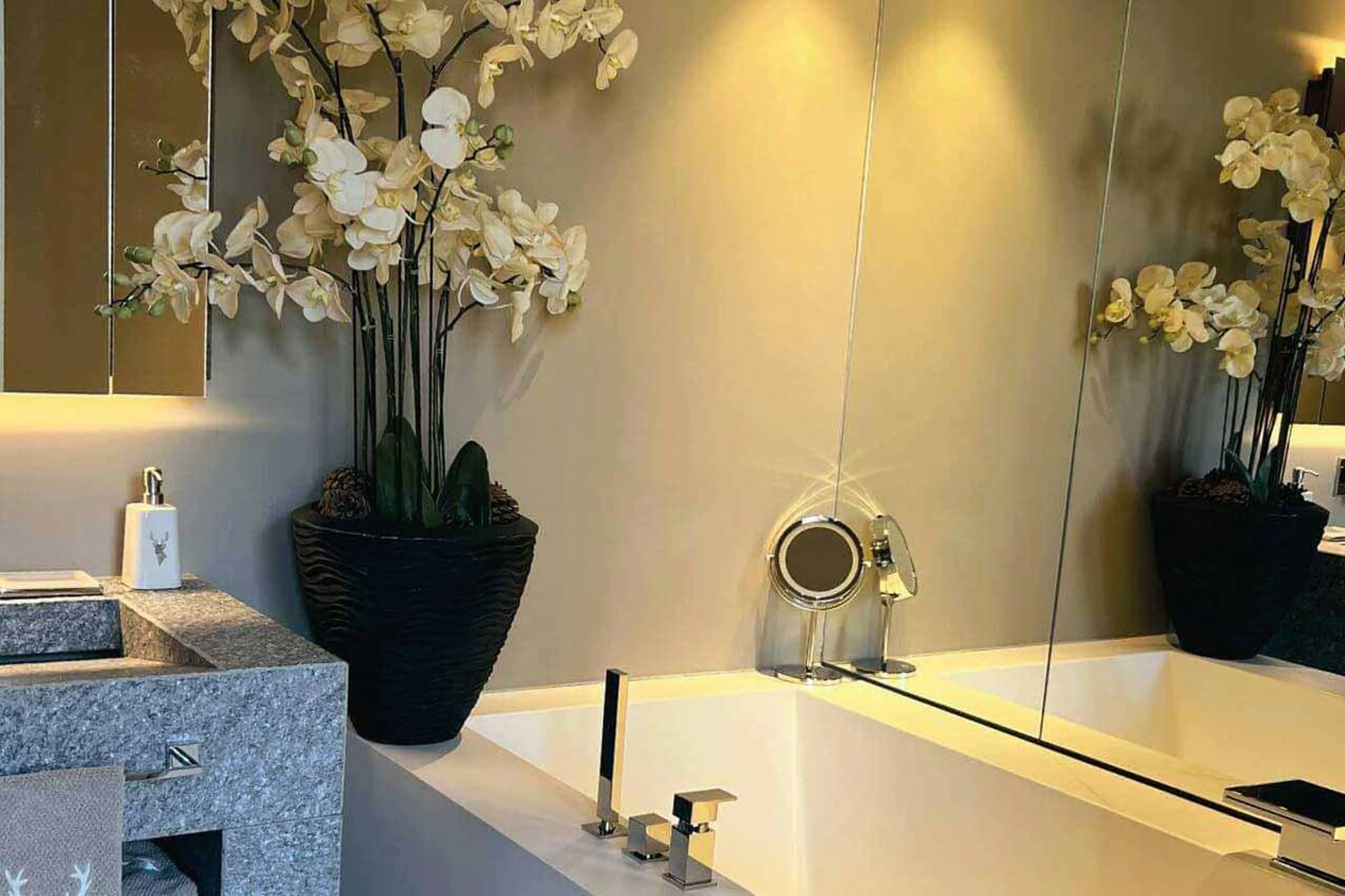 Bath in Apartment Lain Alpin, St Moritz