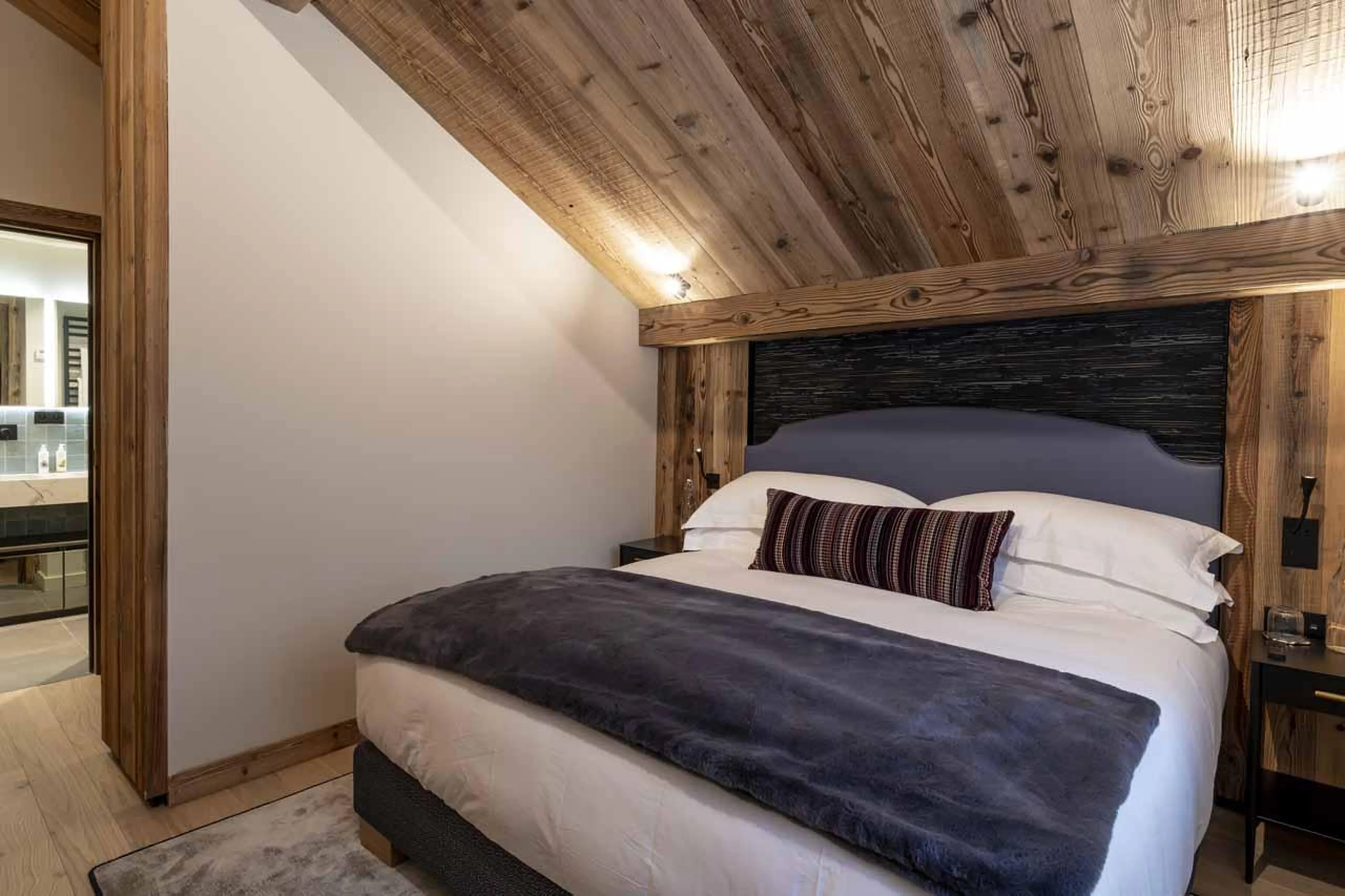 Bedroom one at Apartment Le Cygne in Meribel