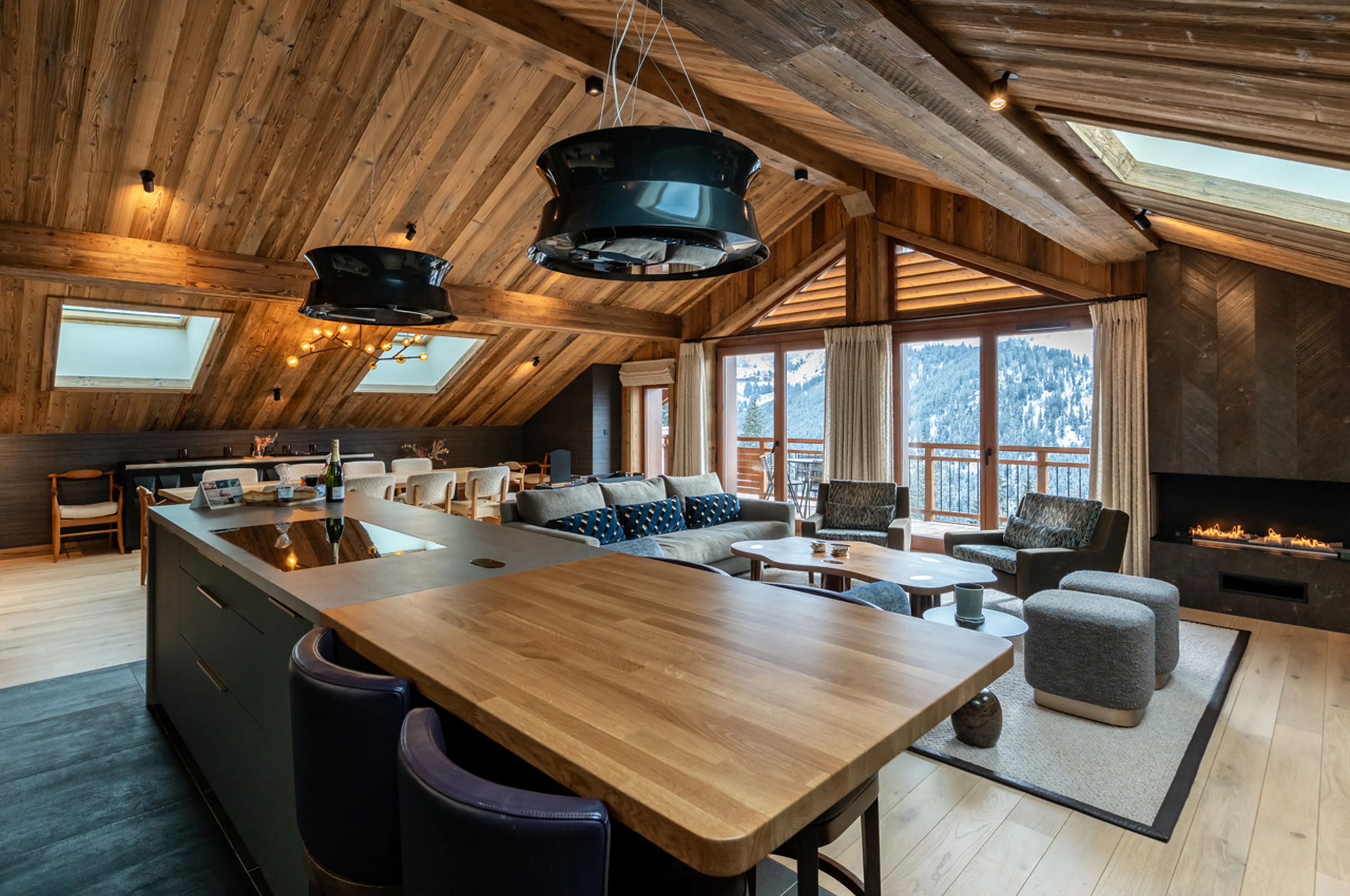 Open-plan living area at Apartment Le Cygne in Meribel