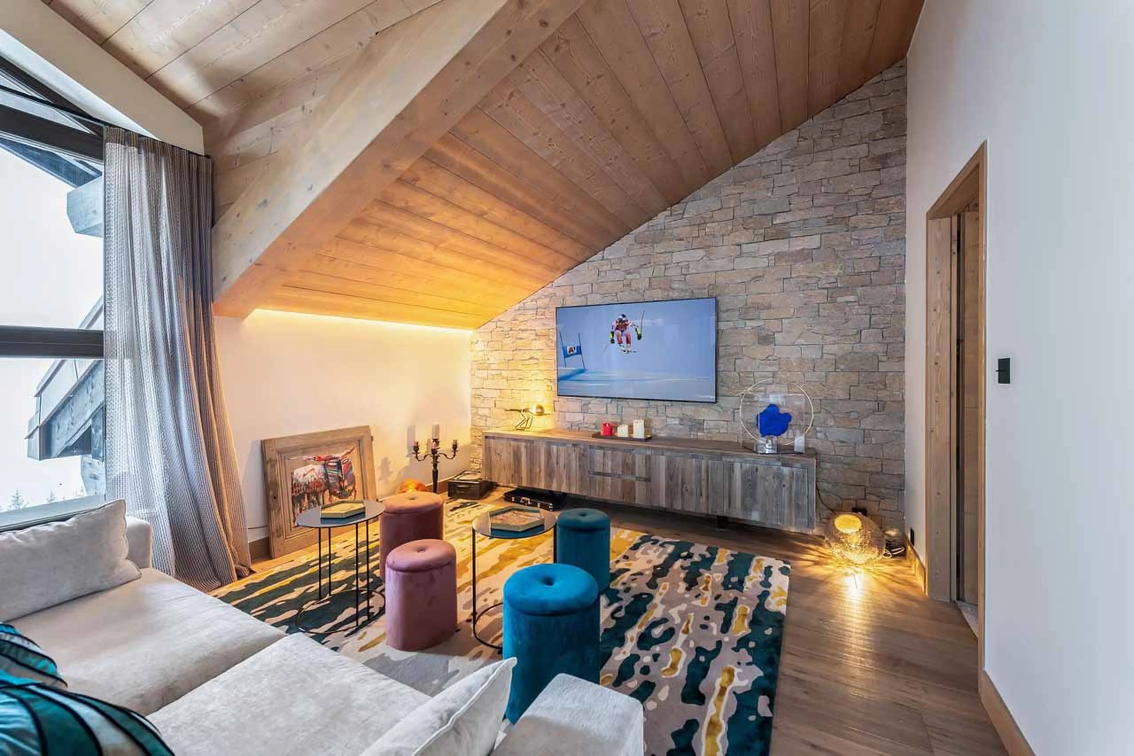 TV lounge at Apartment Le Septieme Ciel in Courchevel 1850