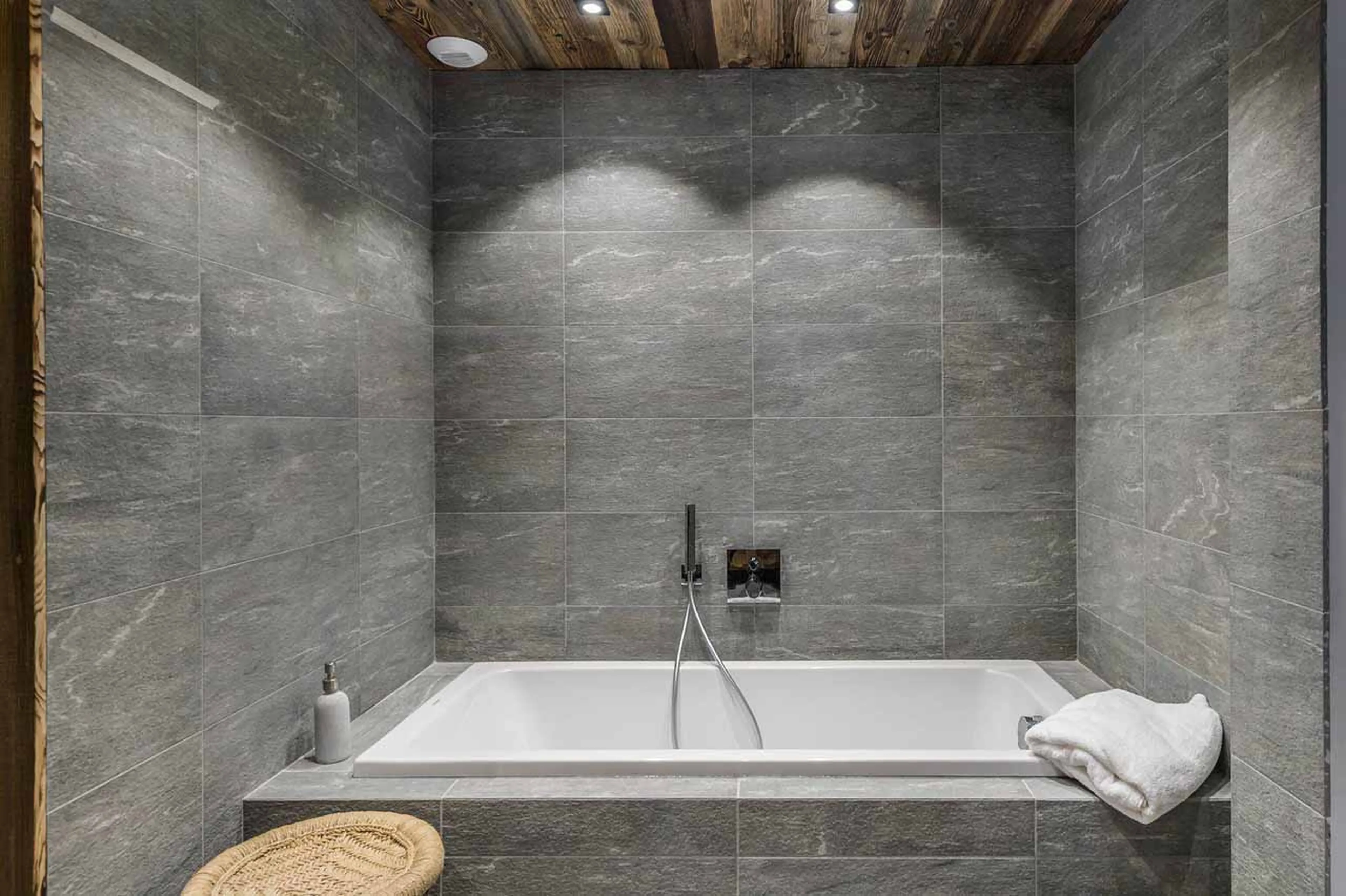 Bathtub at Apartment Les Belles Alpes 1 in Meribel