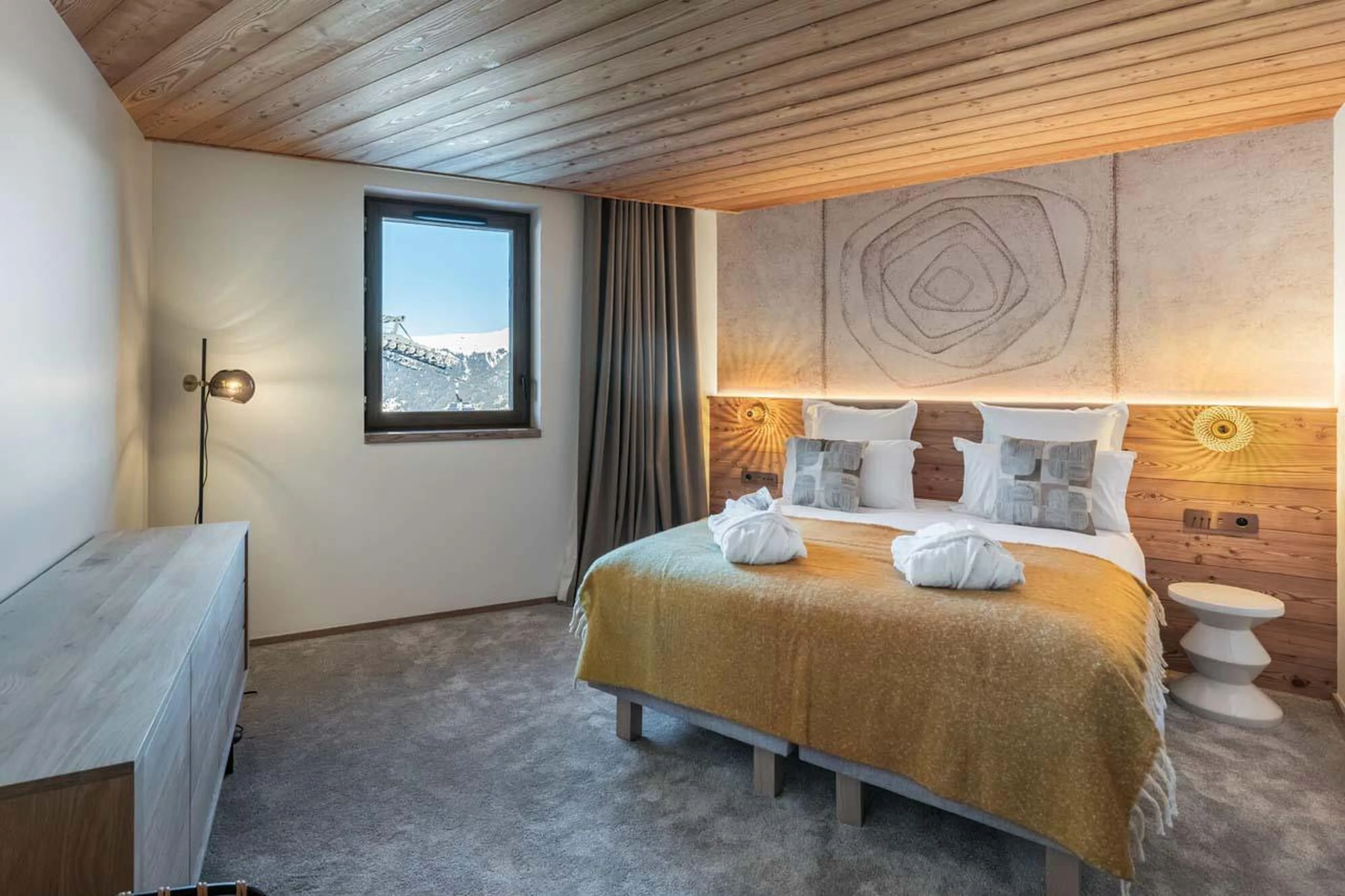 Double/twin bedroom at Apartment Limeo in Courchevel 1850