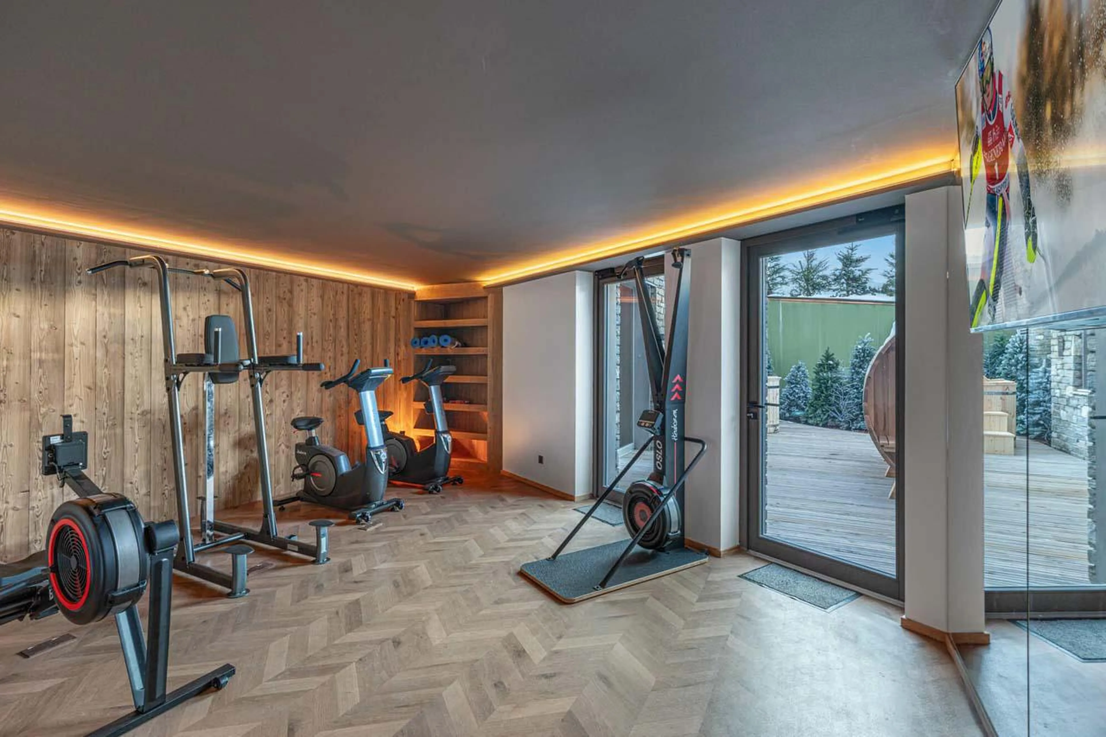 Modern gym at Apartment Limeo in Courchevel 1850