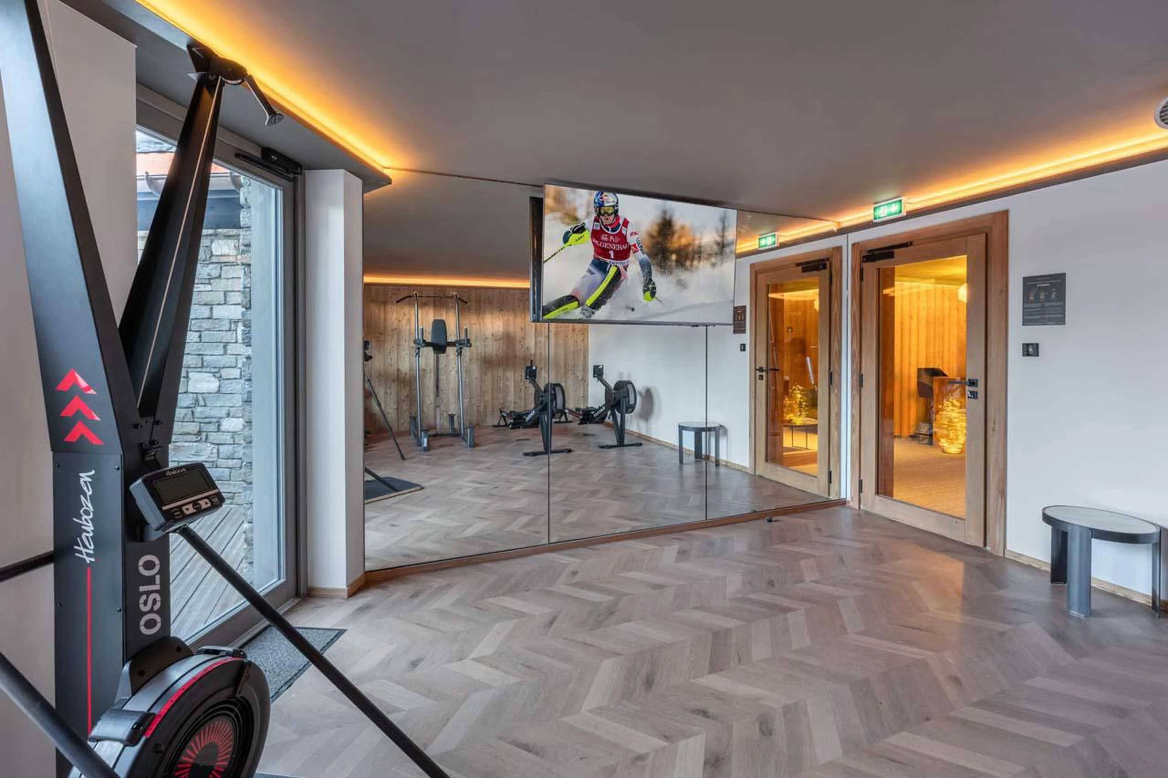 Well-equipped gym at Apartment Limeo in Courchevel 1850
