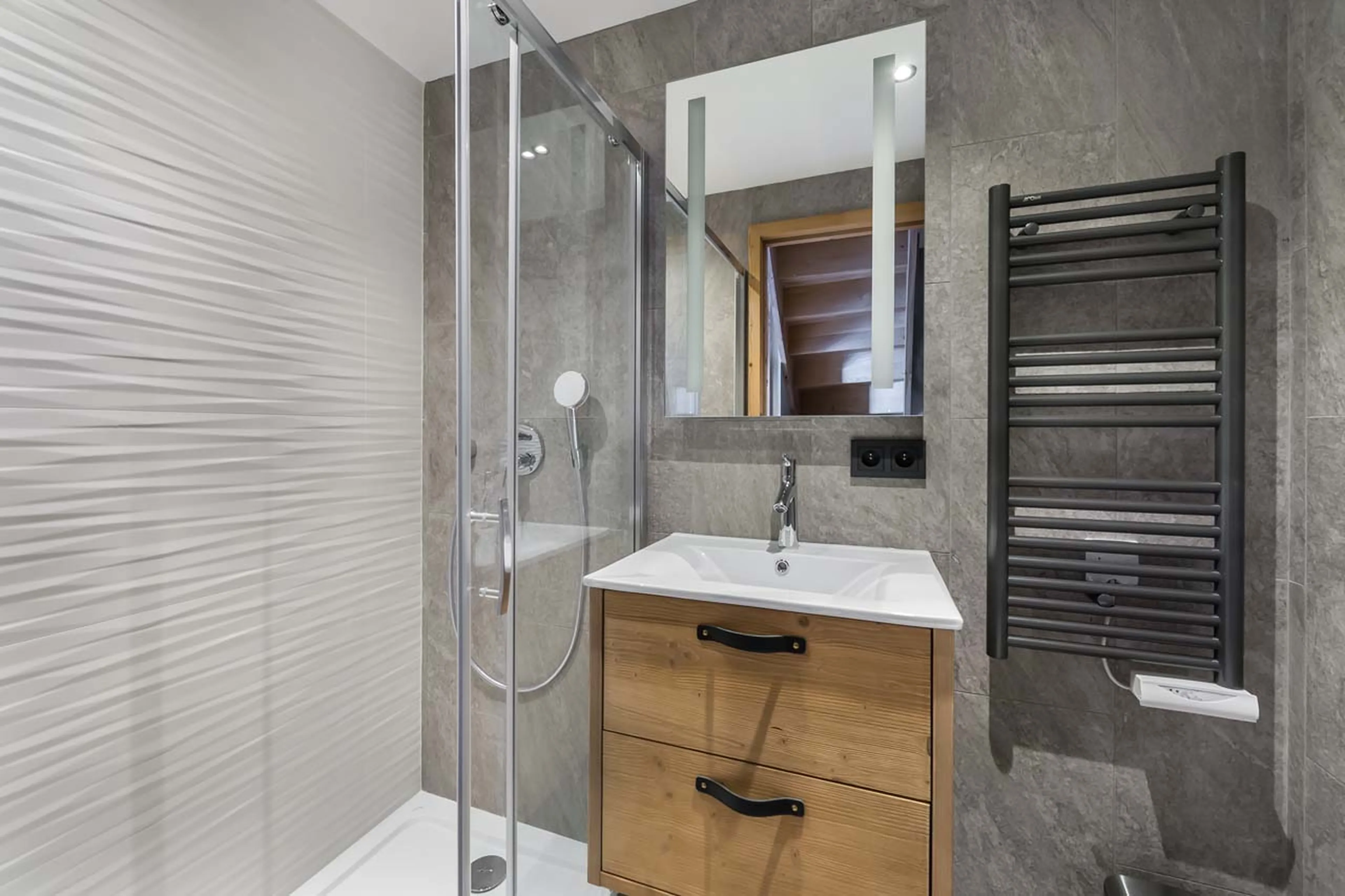 Bunk bathroom at Apartment Lorenzo in Val d'Isere