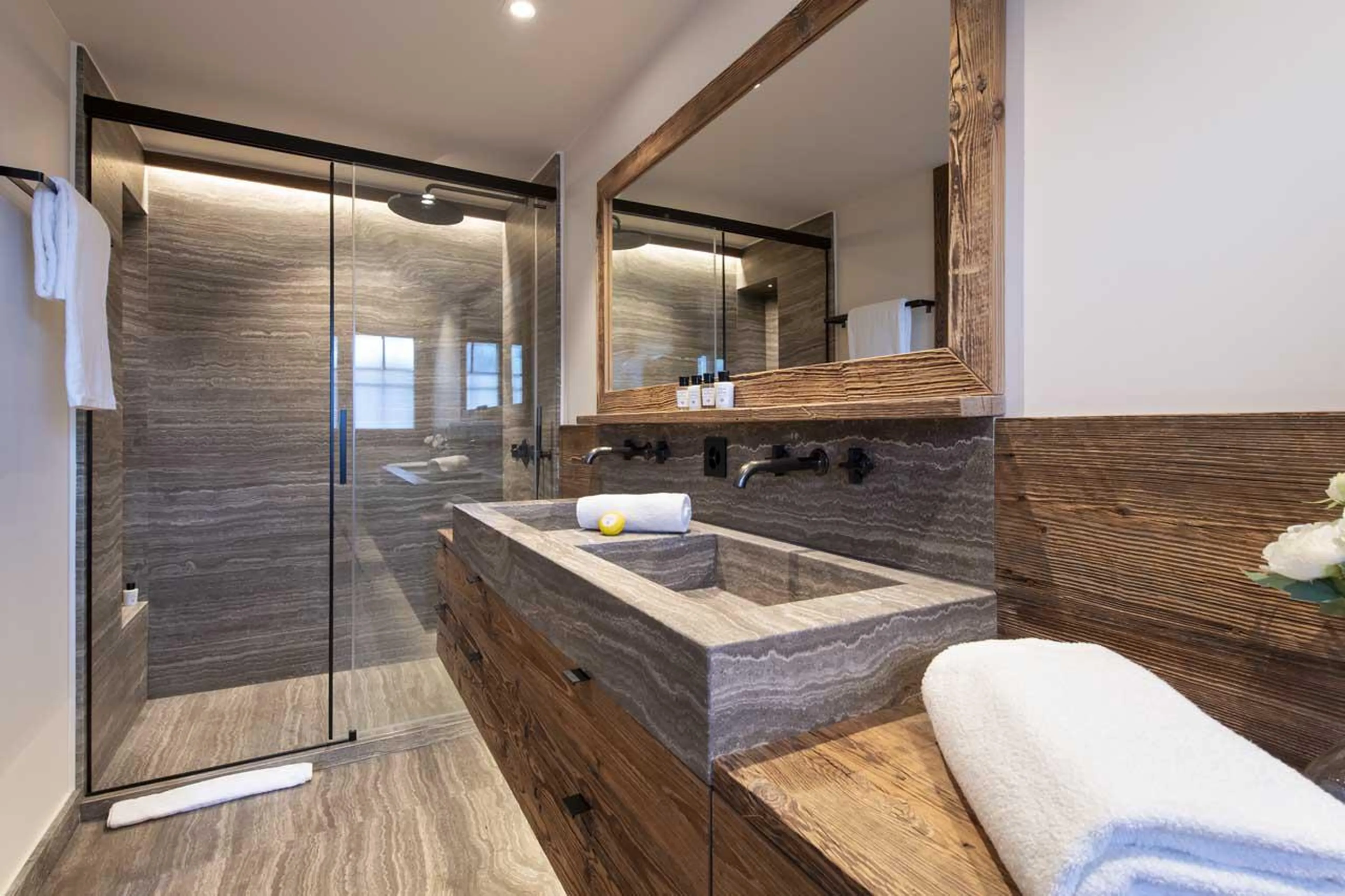 En-suite shower room at Apartment Lussy in Verbier