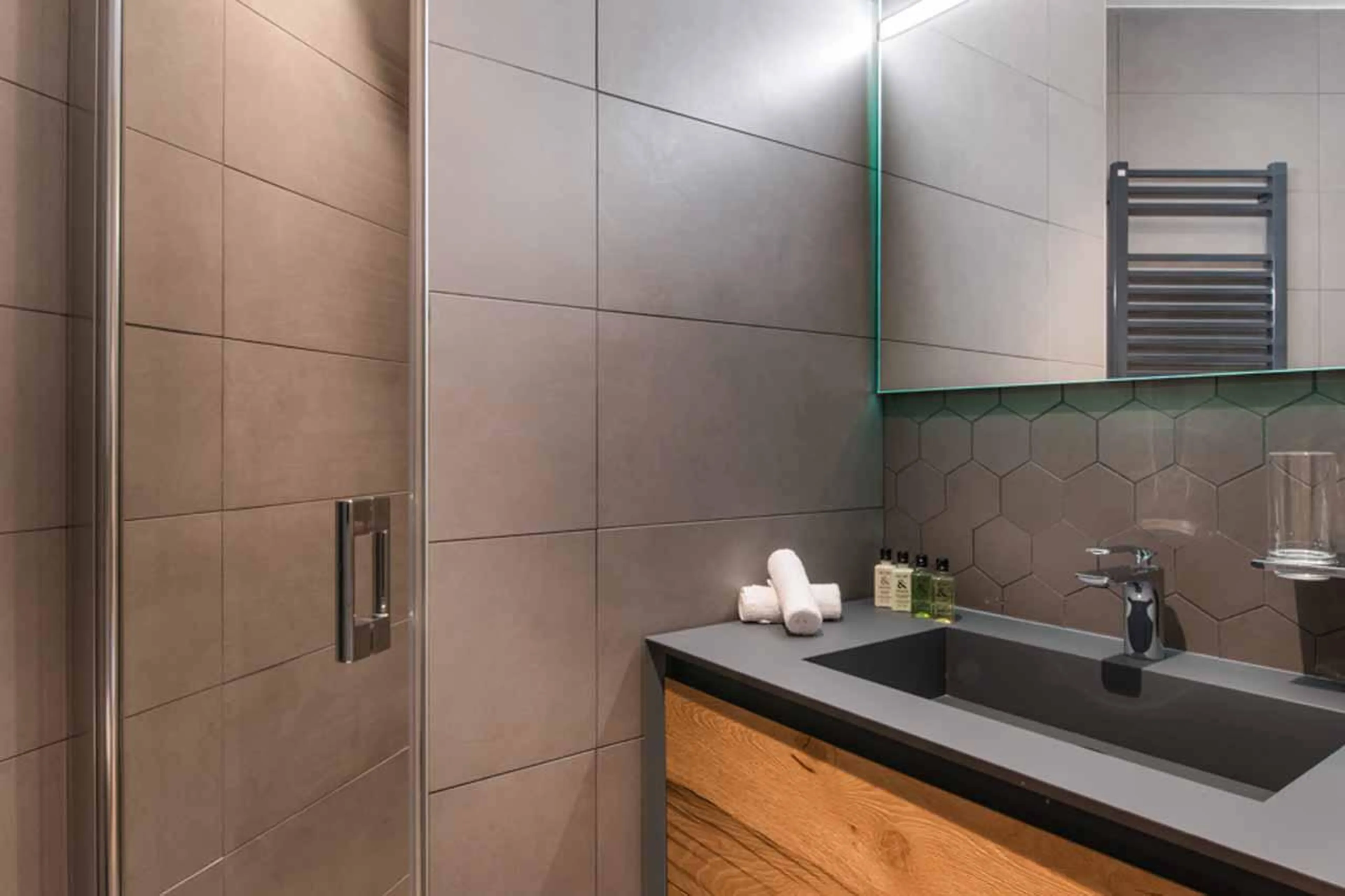 En-suite shower room at Apartment Makalu in Courchevel 1650