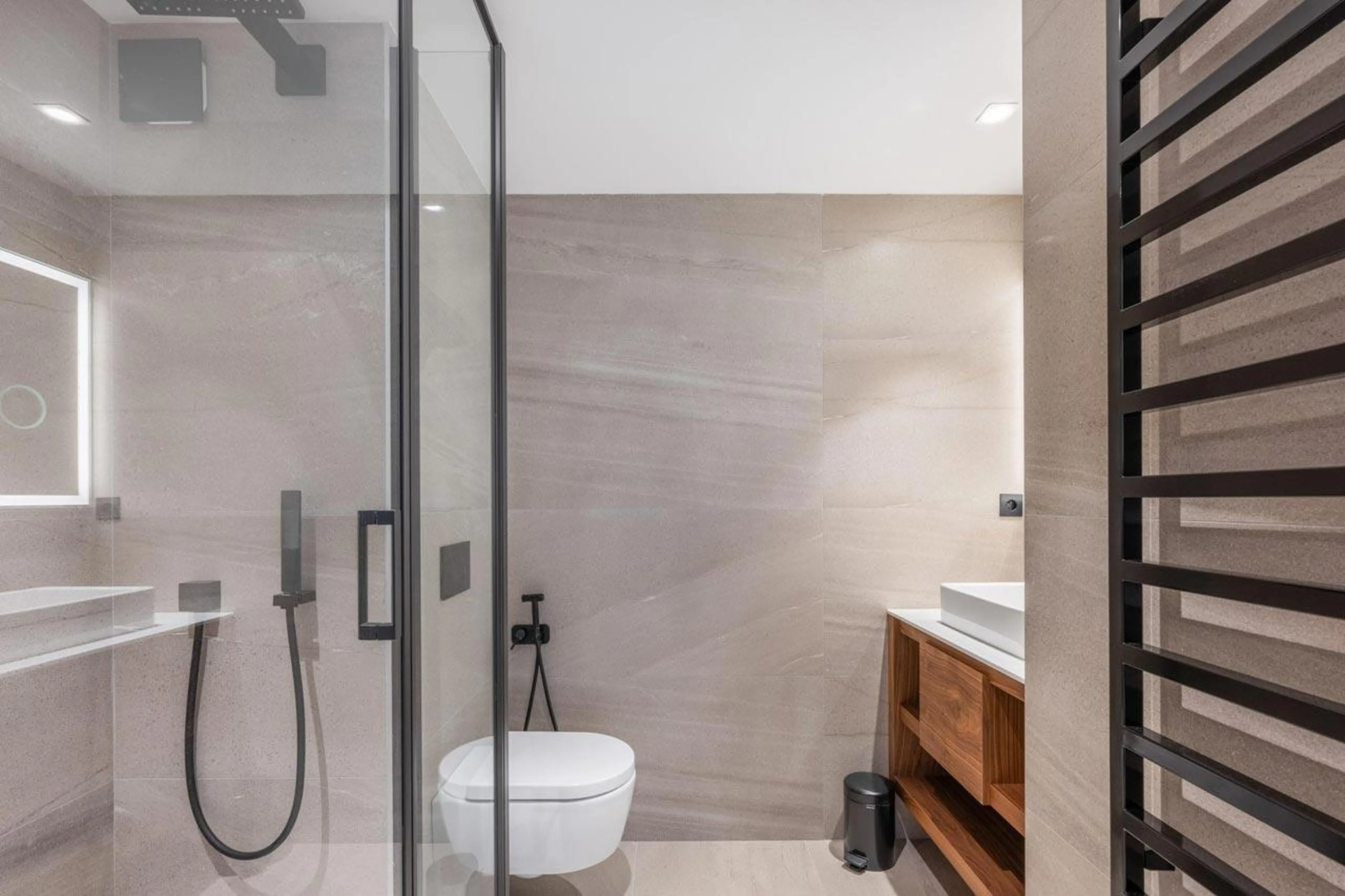 En-suite shower room two in Apartment Mistero in Courchevel 1850