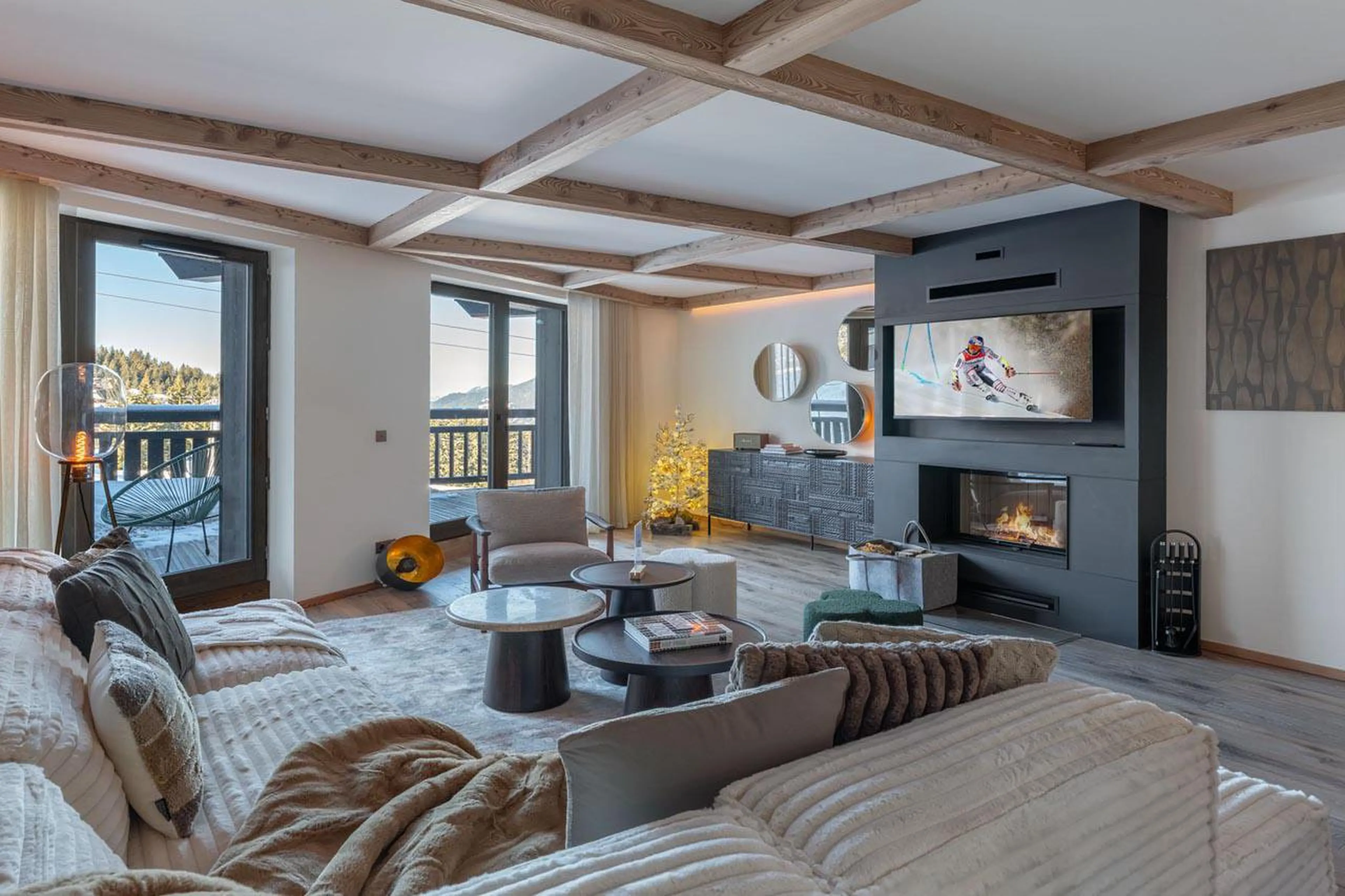 Open-plan living area at Apartment Nettuno in Courchevel 1850