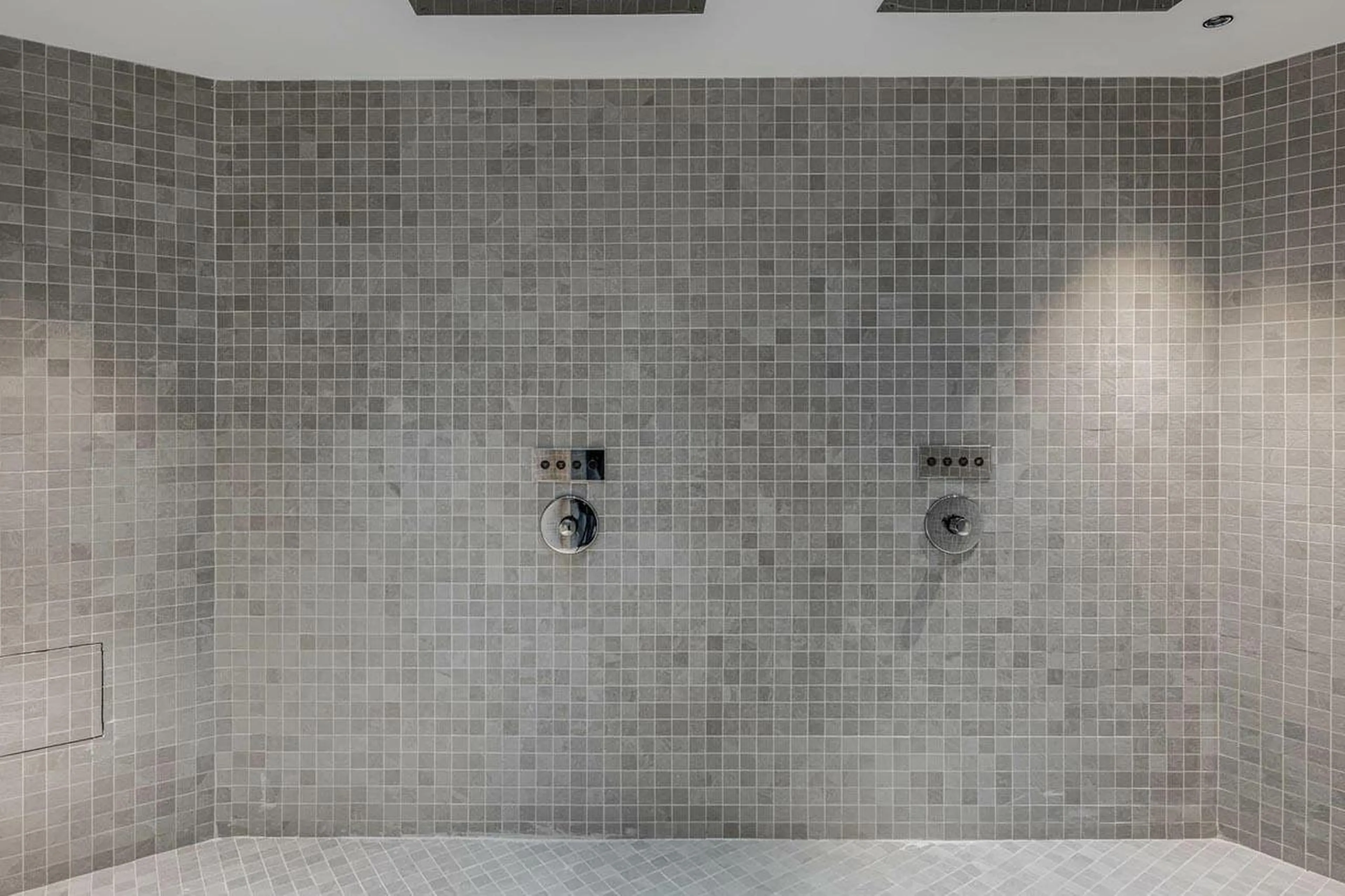 Sensory shower at Apartment Nettuno in Courchevel 1850