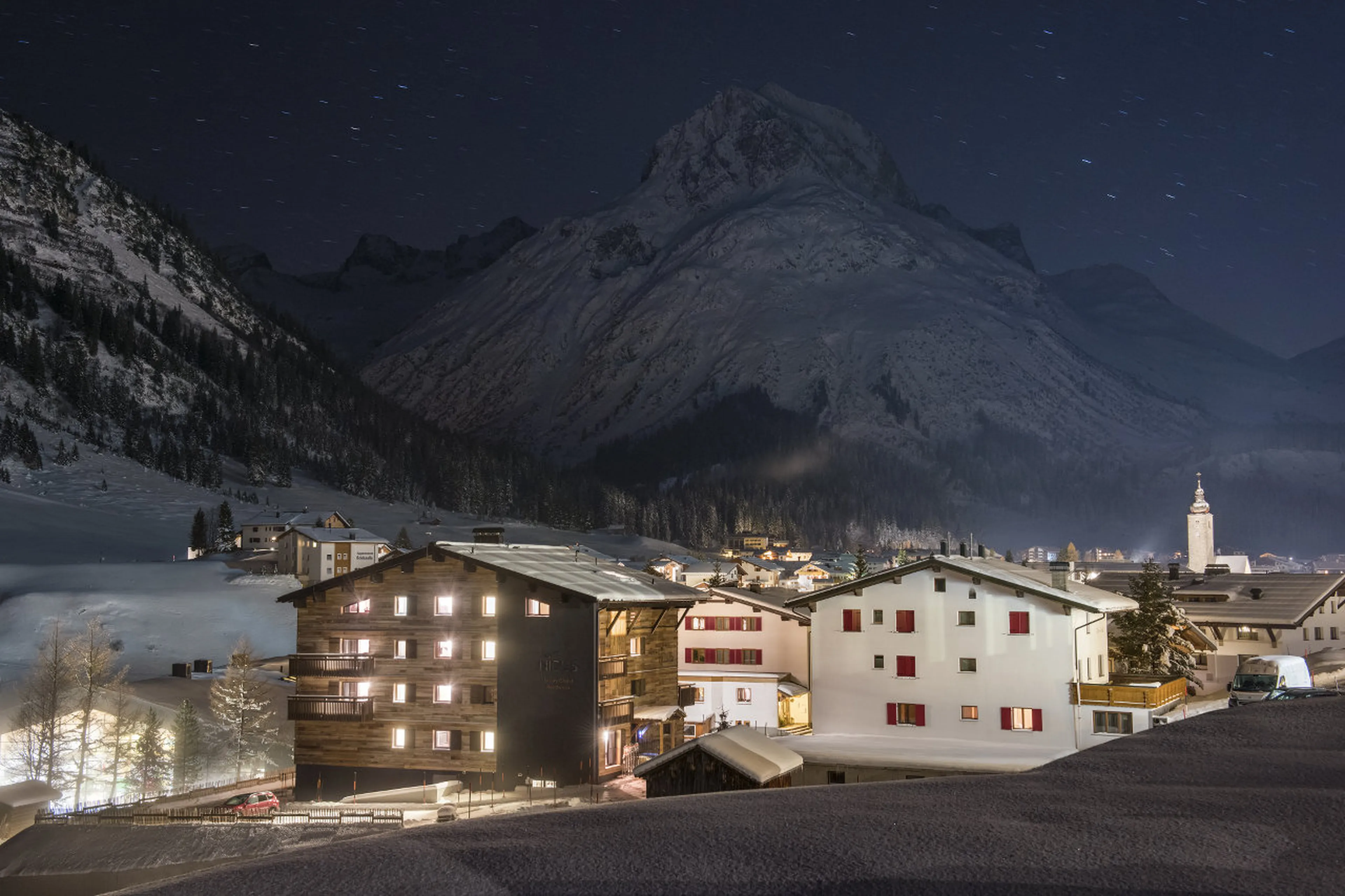 Exterior of Nidus Apartment 1 in Lech at night
