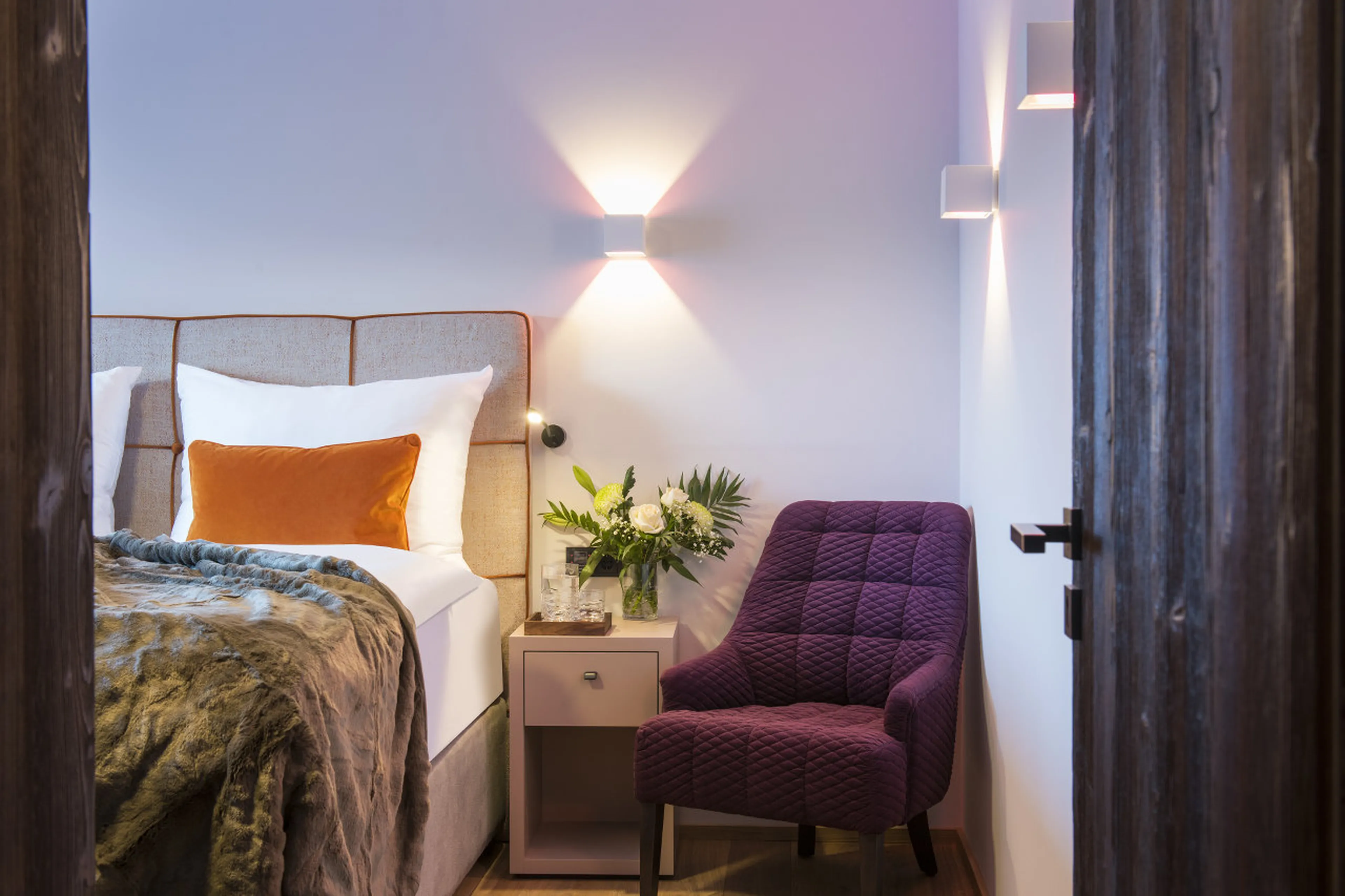 Twin/double bedroom with safe in Nidus Apartment 3 in Lech