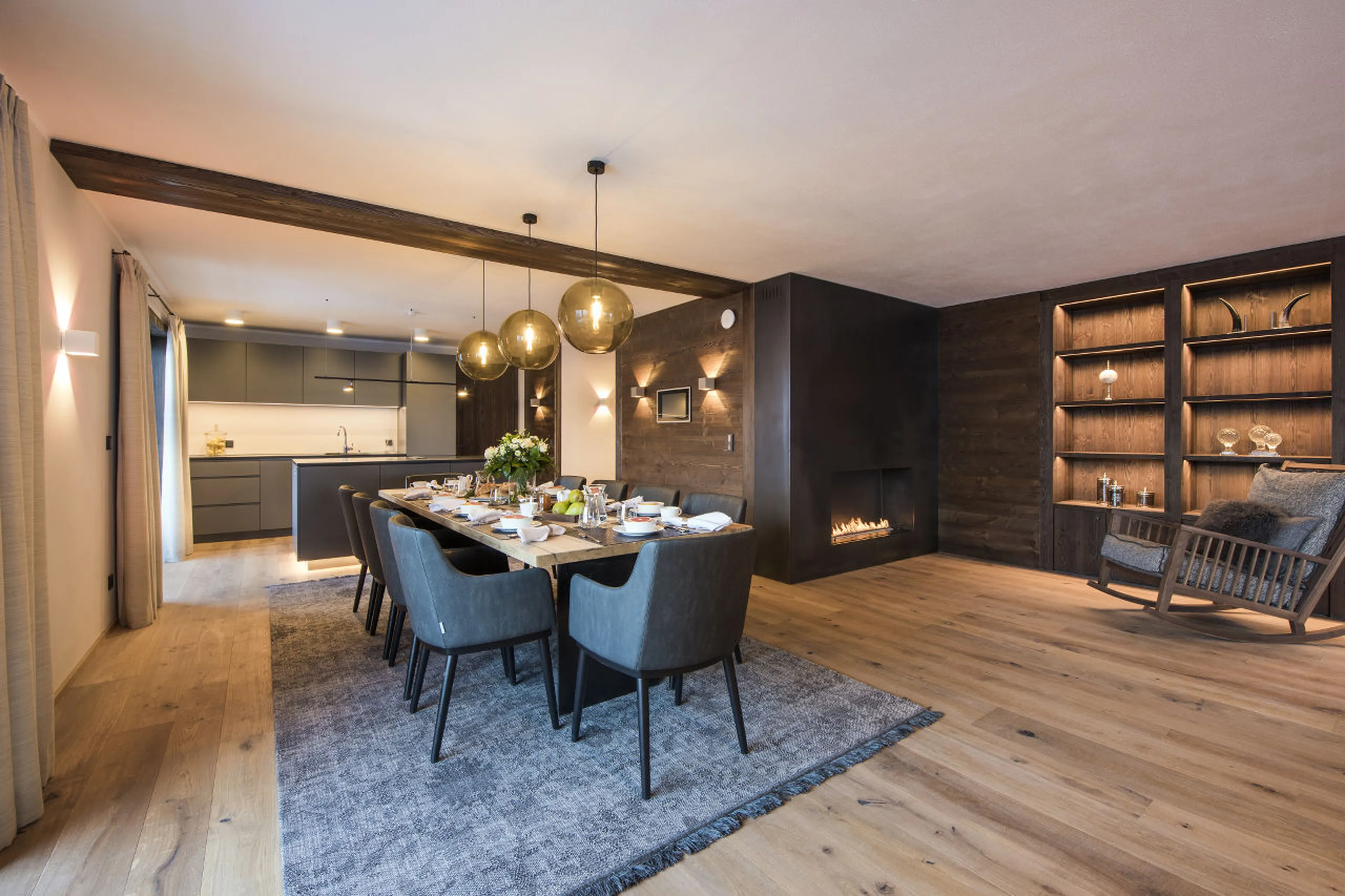 Dining room adjacent to kitchen in Nidus Apartment 3 in Lech