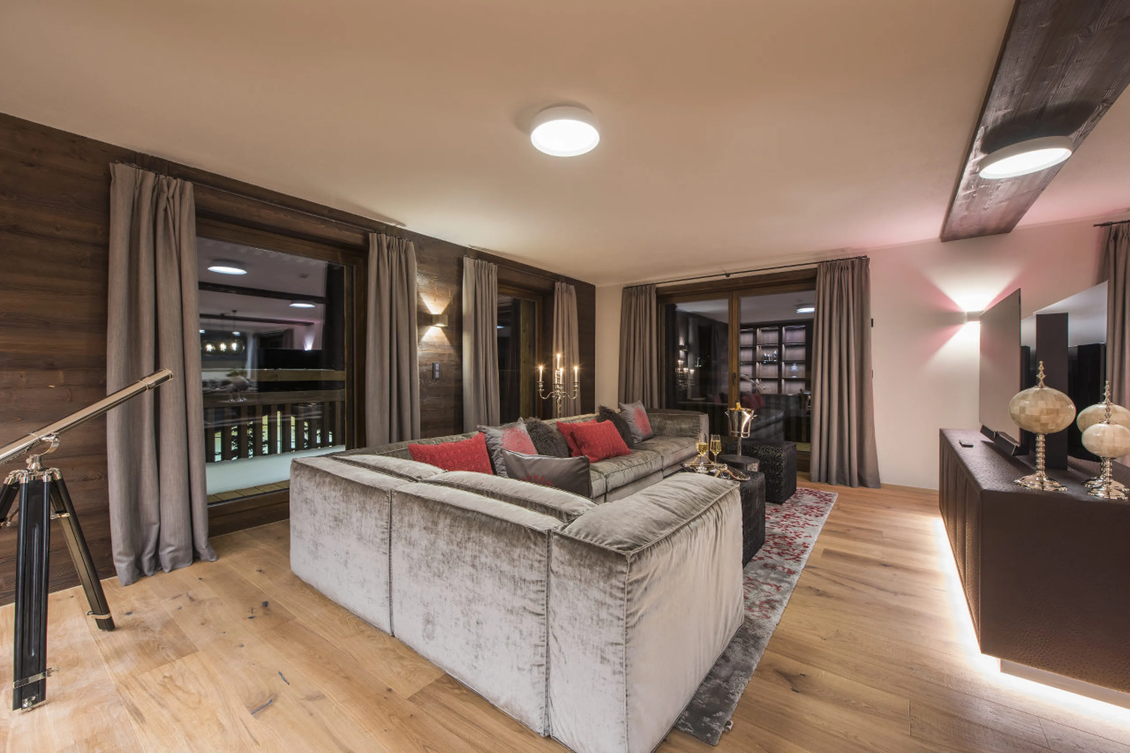 Telescope in living area of Nidus Apartment 4 in Lech