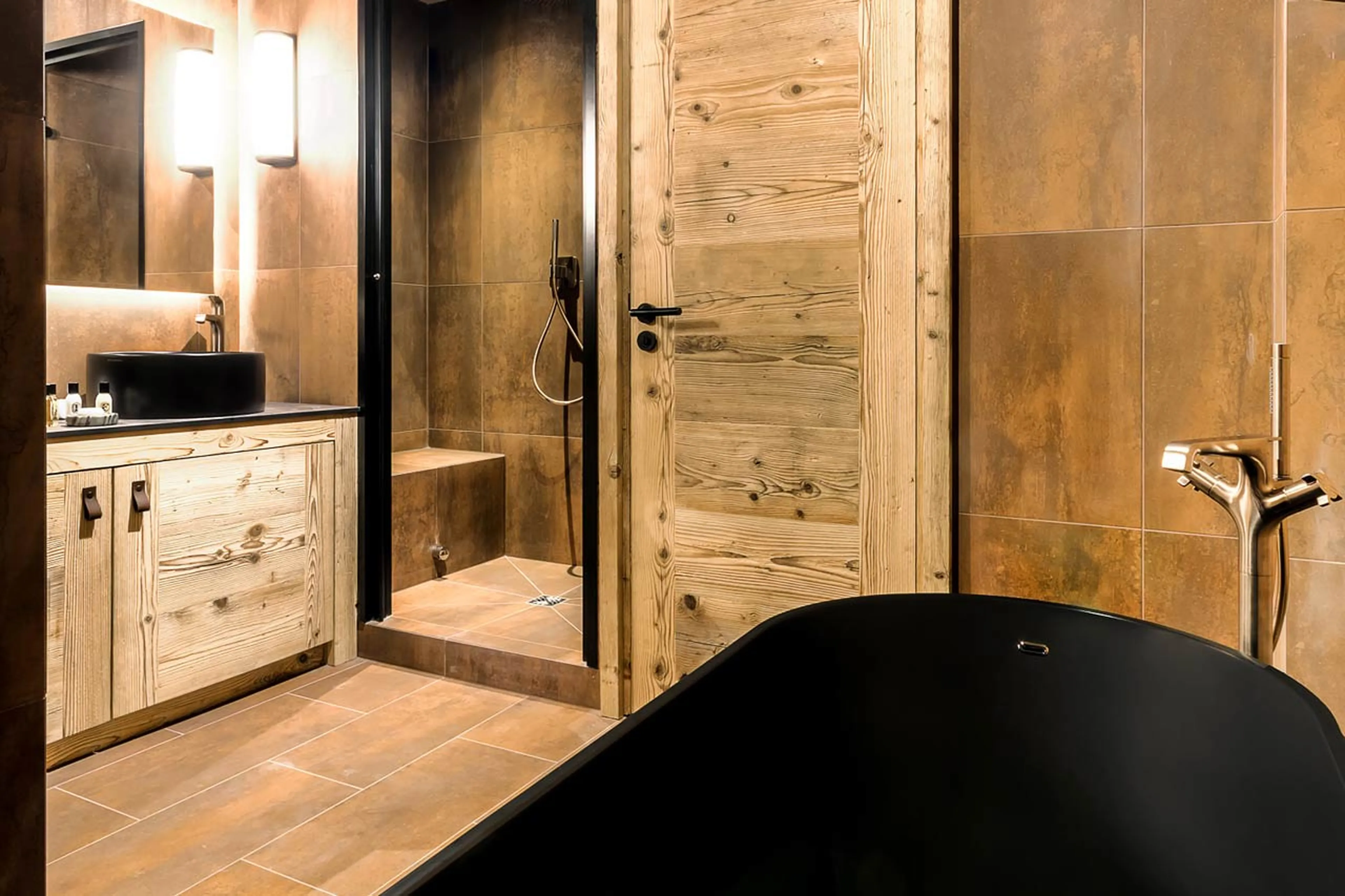 En-suite bathroom at Apartment No 200, Courchevel 1850