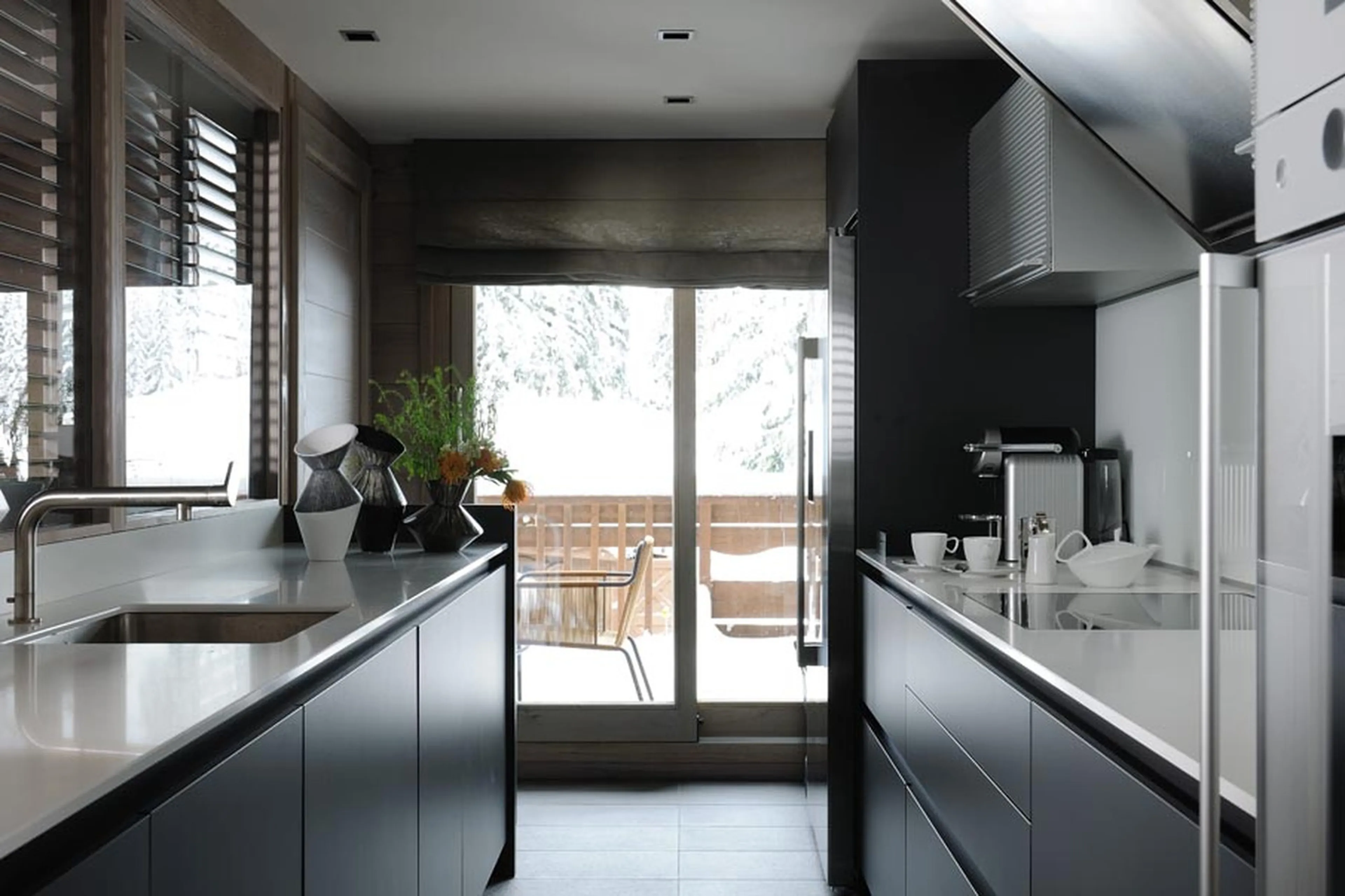 Modern kitchen with own wine cellar in Apartment Onyx in Courchevel 1850