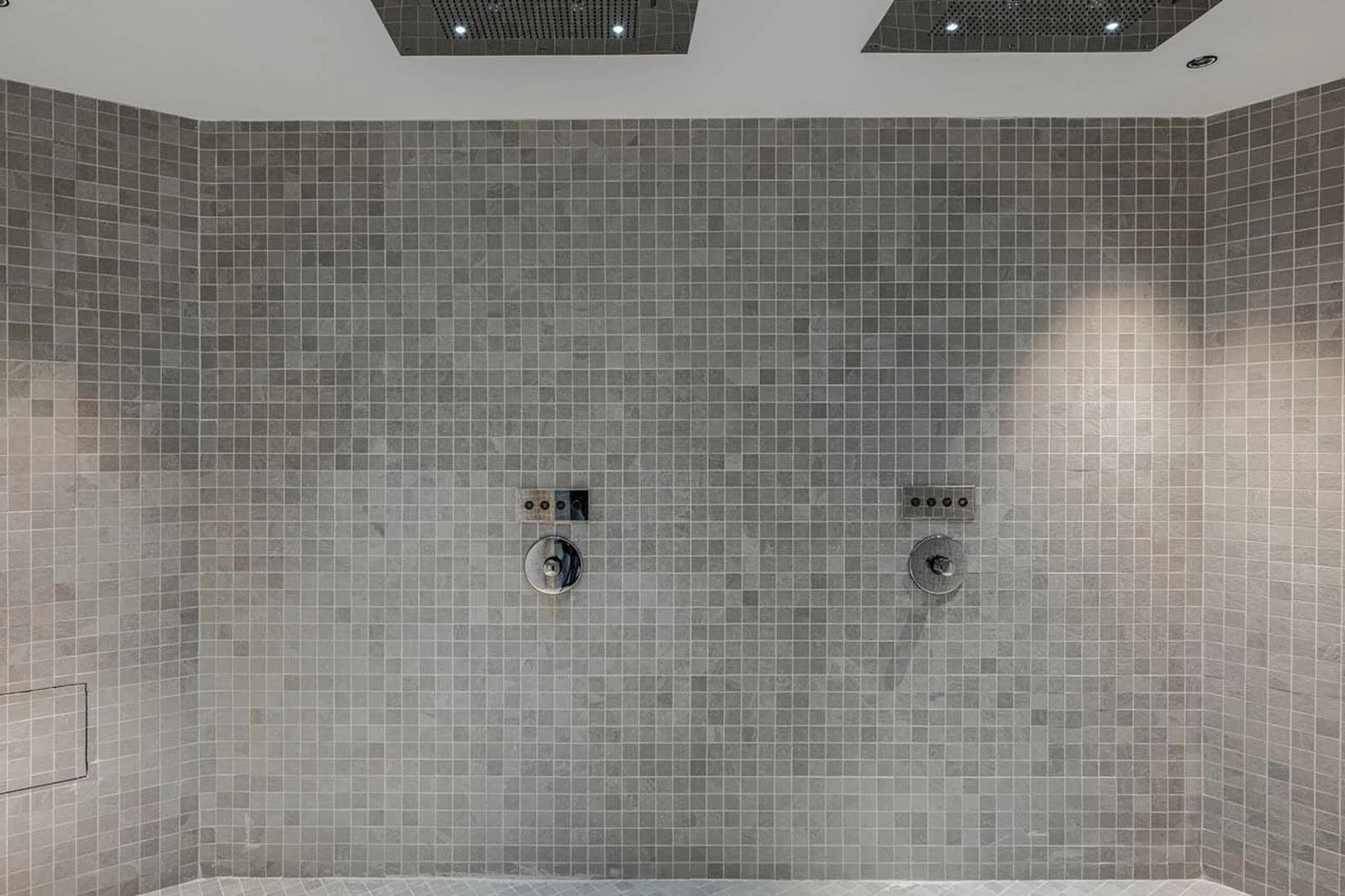 Sensory shower at Apartment Oro in Courchevel 1850