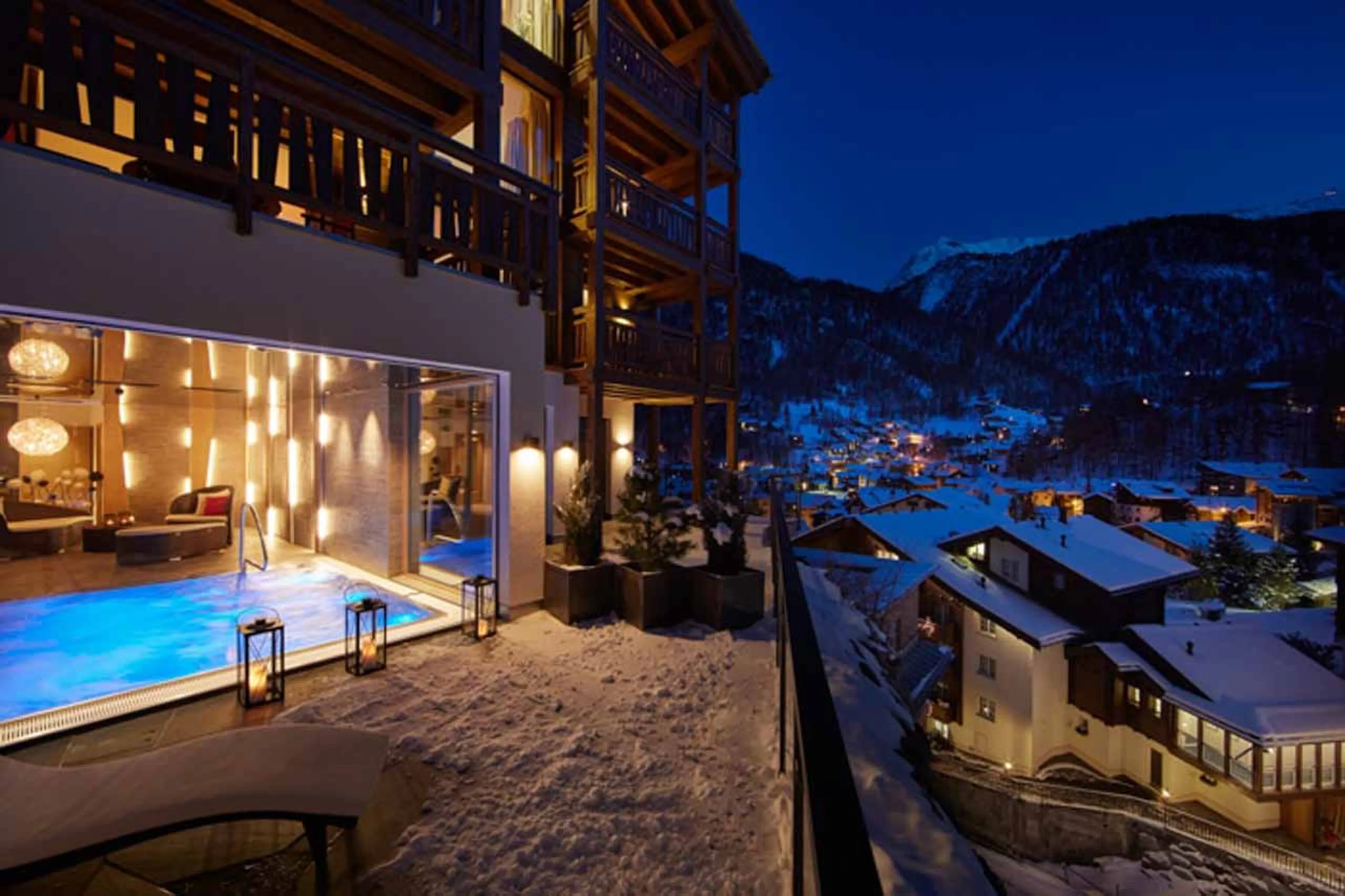 Exterior and spa of La Vue Residence in Zermatt