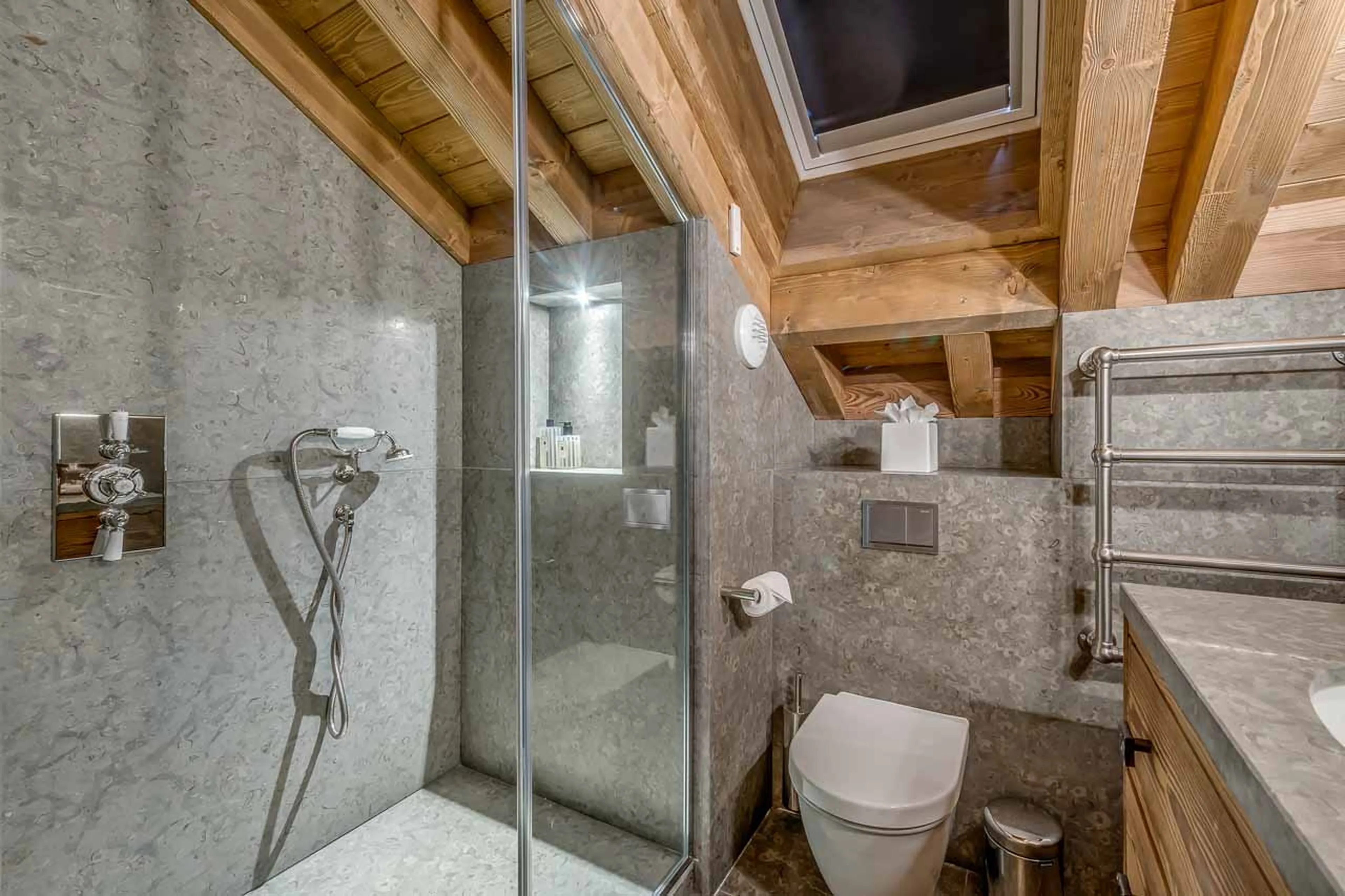 En-suite shower room at Apartment Chamois in Meribel