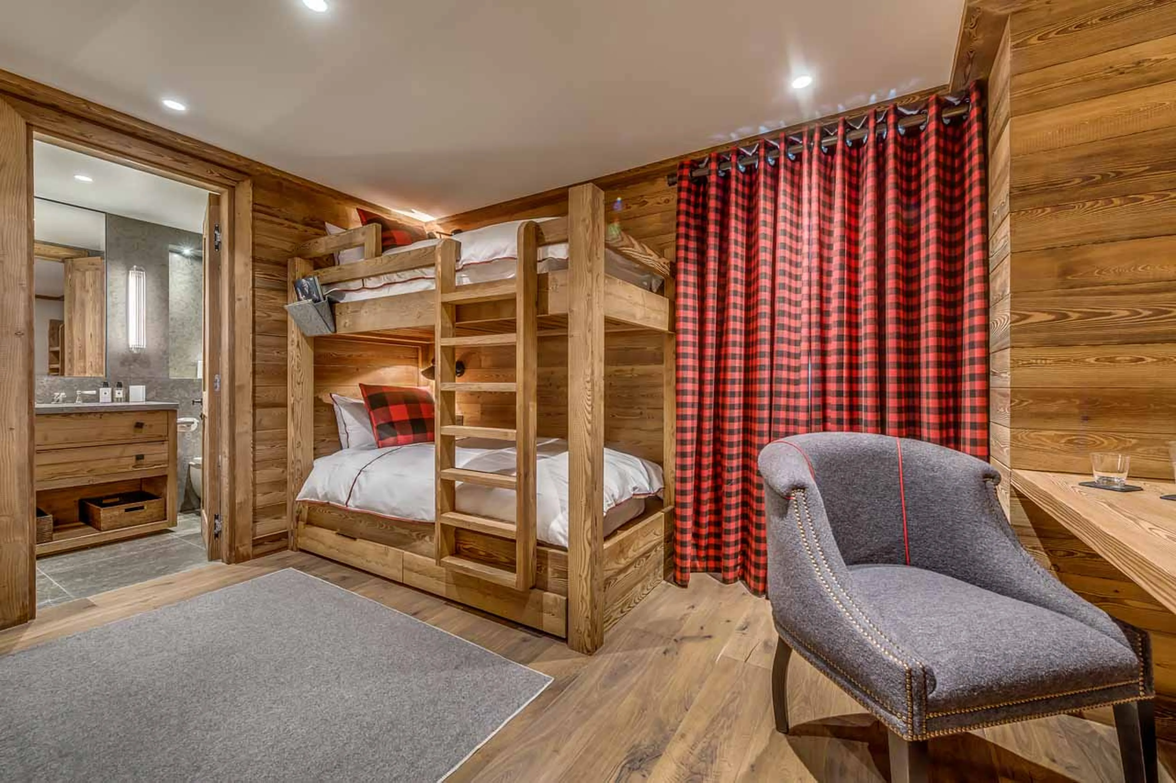 Bedroom five at Apartment Chamois in Meribel