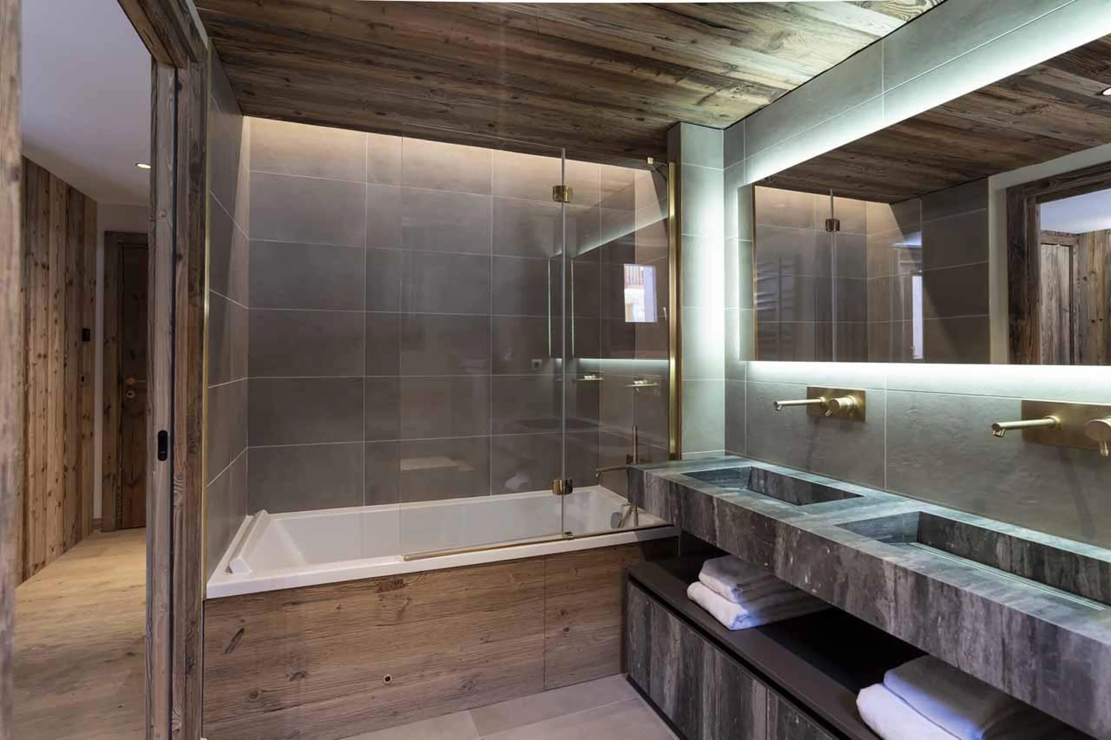 Bathroom one at Apartment Portillo in Meribel