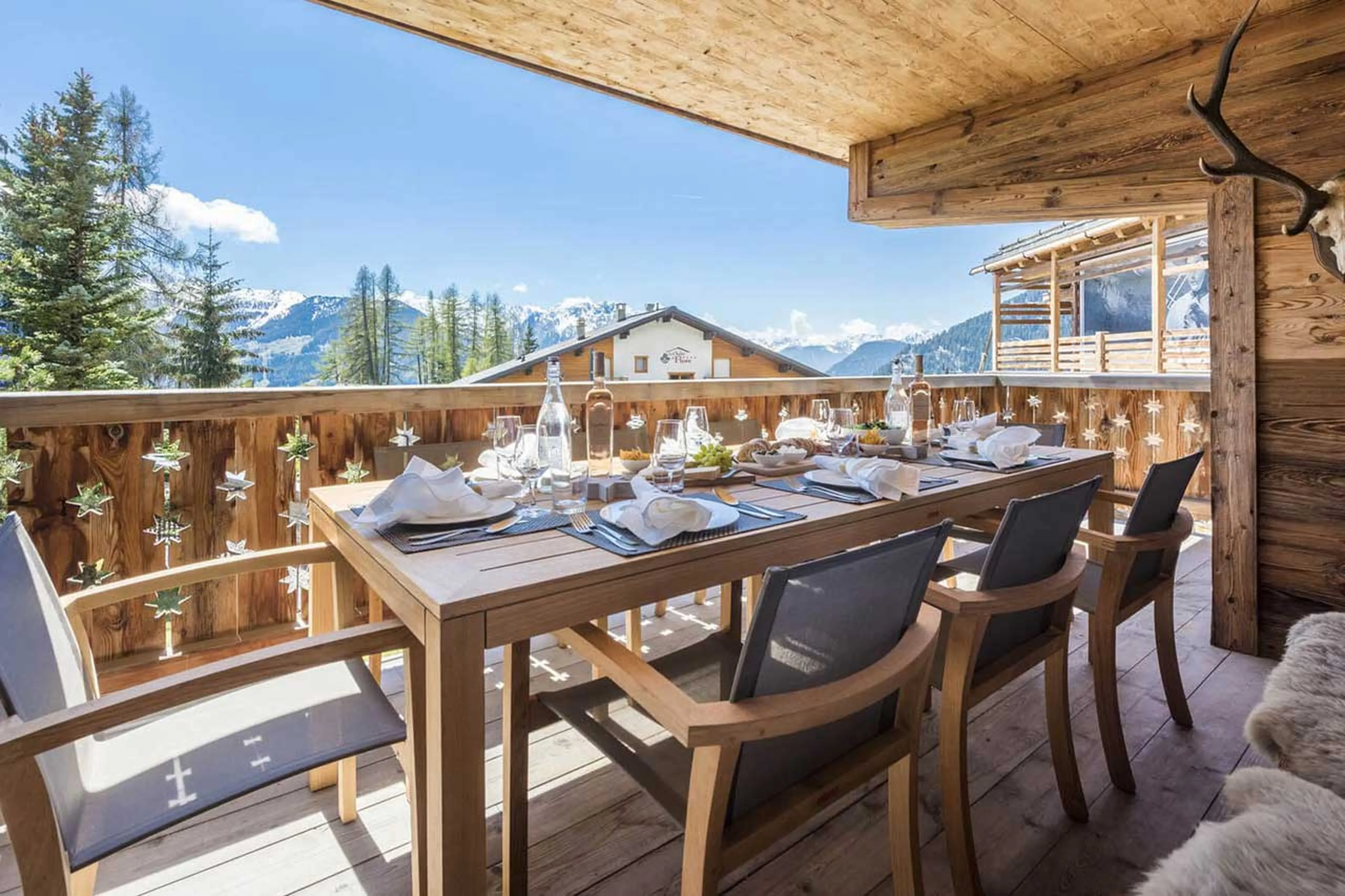 South-facing balcony at Apartment Rosalp 4 in Verbier