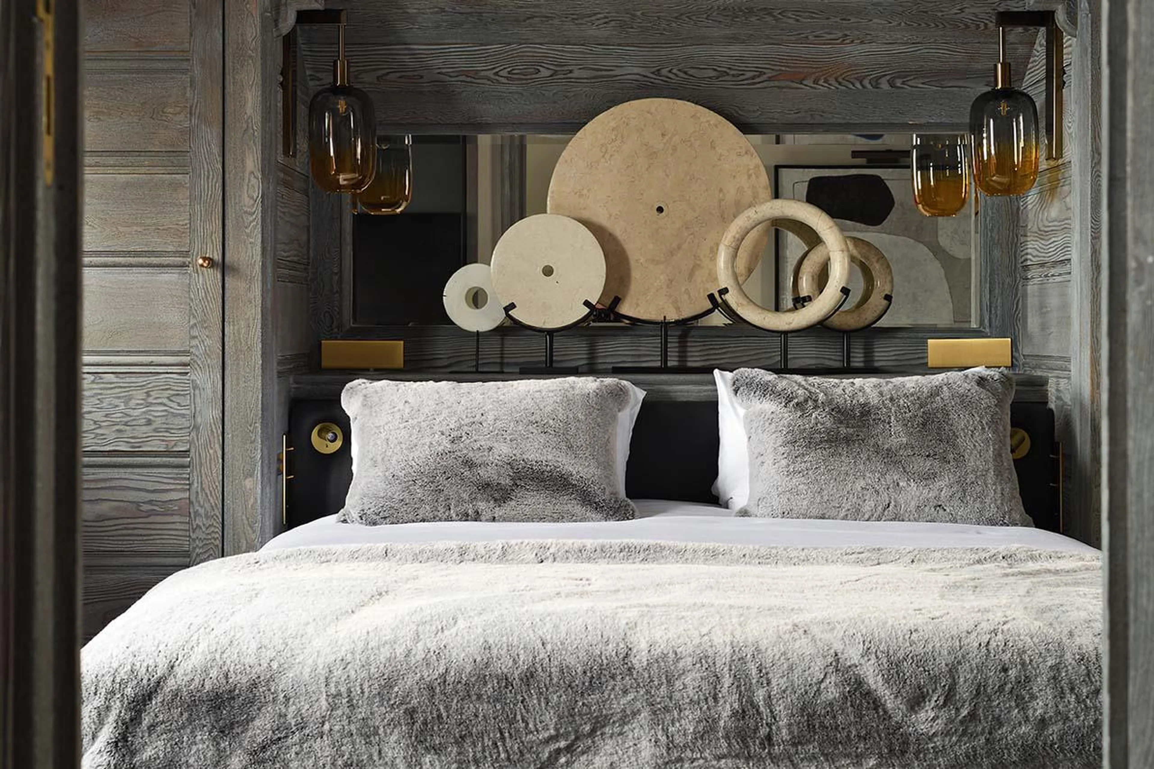 Modern double bedroom at Apartment Signal in Courchevel 1850