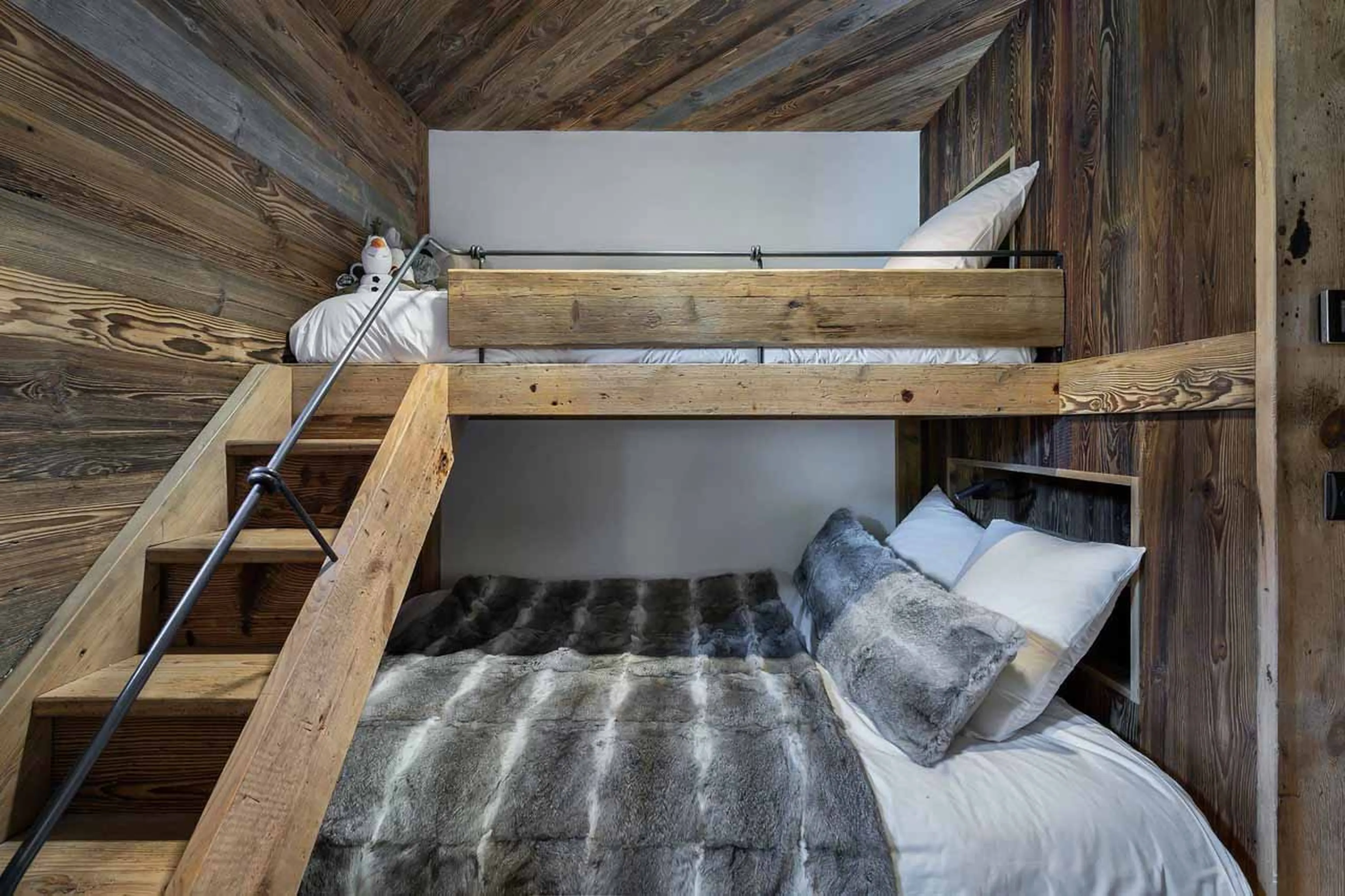 Bedroom five at Apartment Snowy Breeze in Val d'Isere