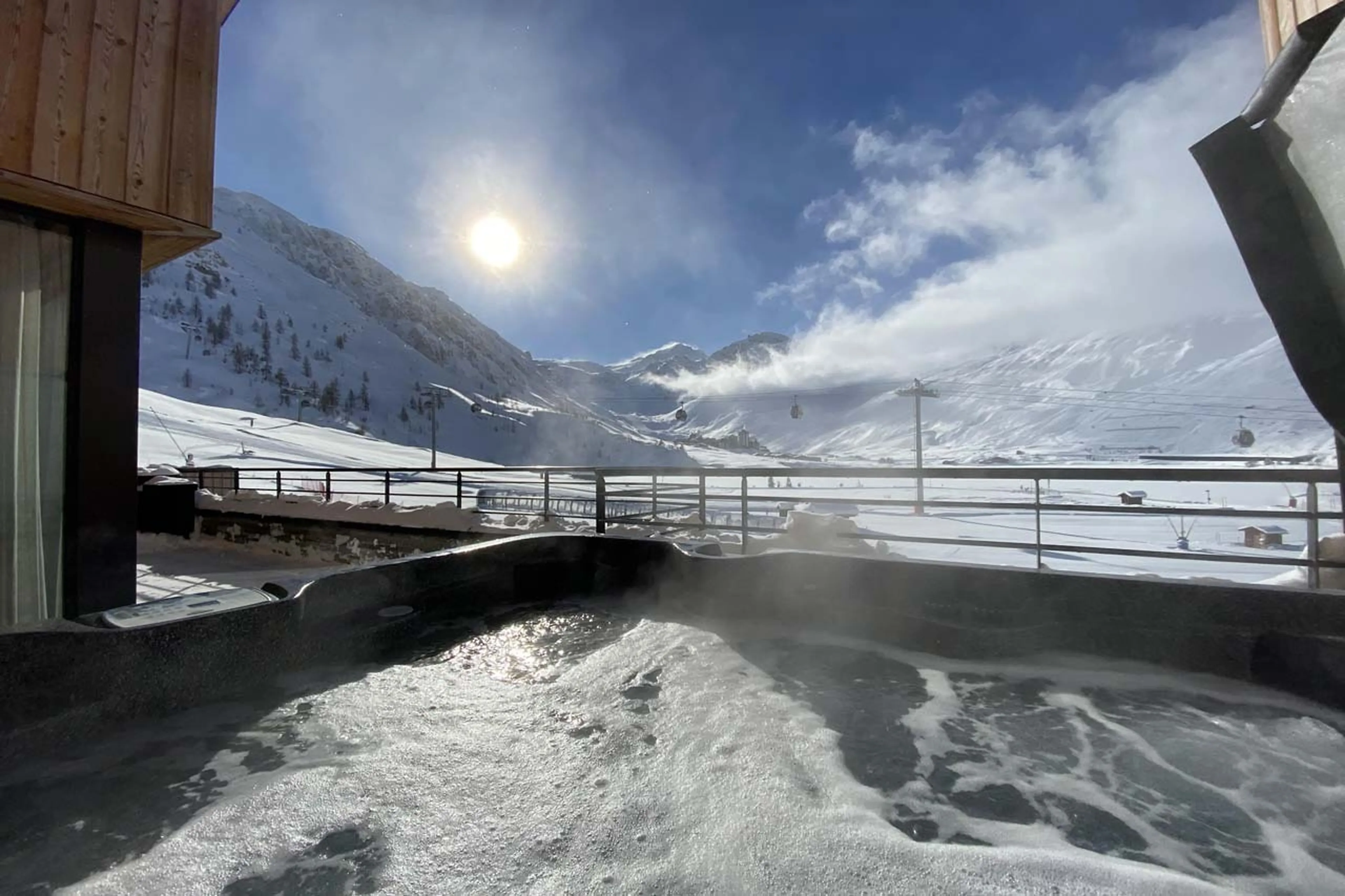 View from outdoor hot tub at Apartment Tajj in Tignes