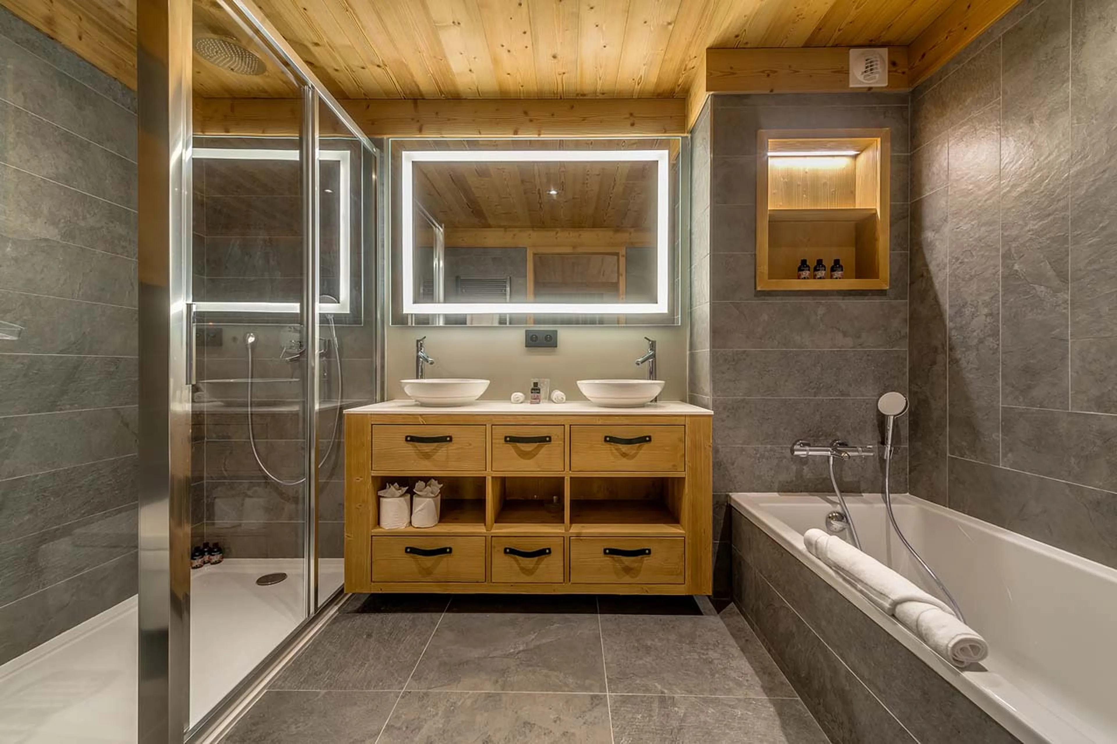 Bathroom one at Apartment Tournesol in Val d'Isere