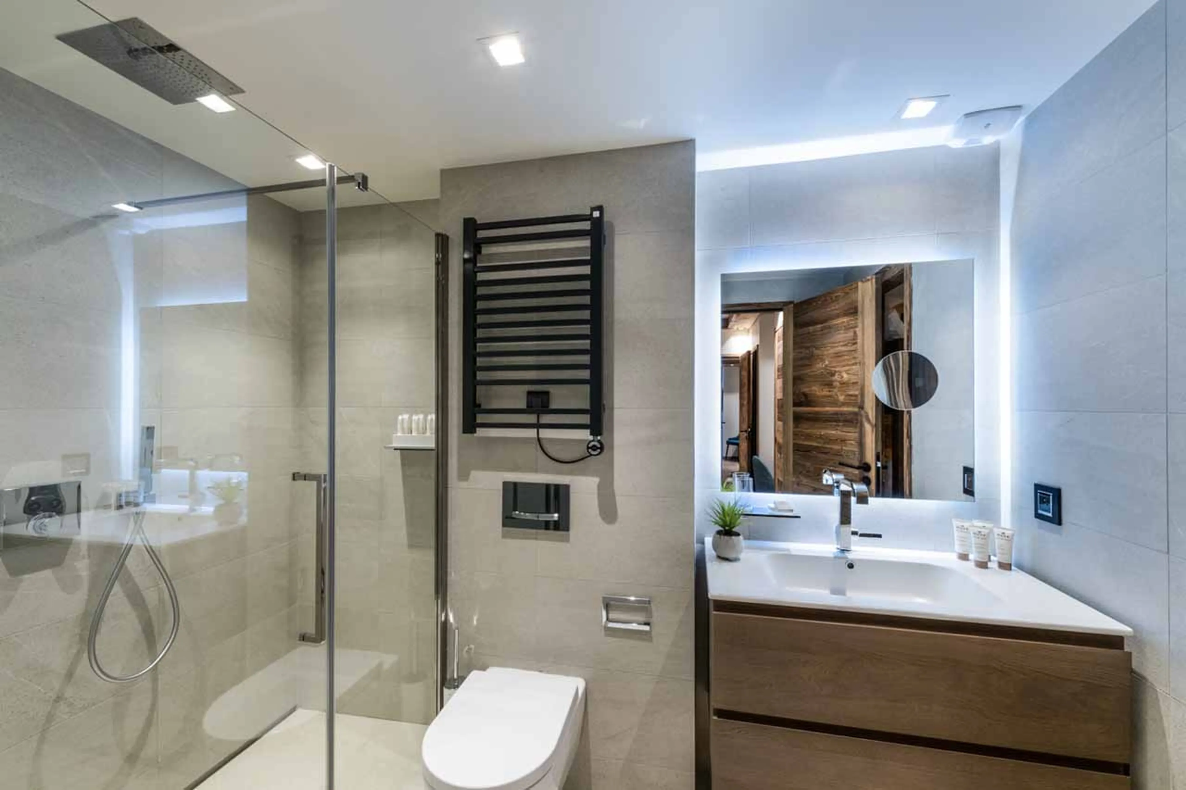 Jack and Jill shower room at Apartment Vail Lodge A02 in Val d'Isere