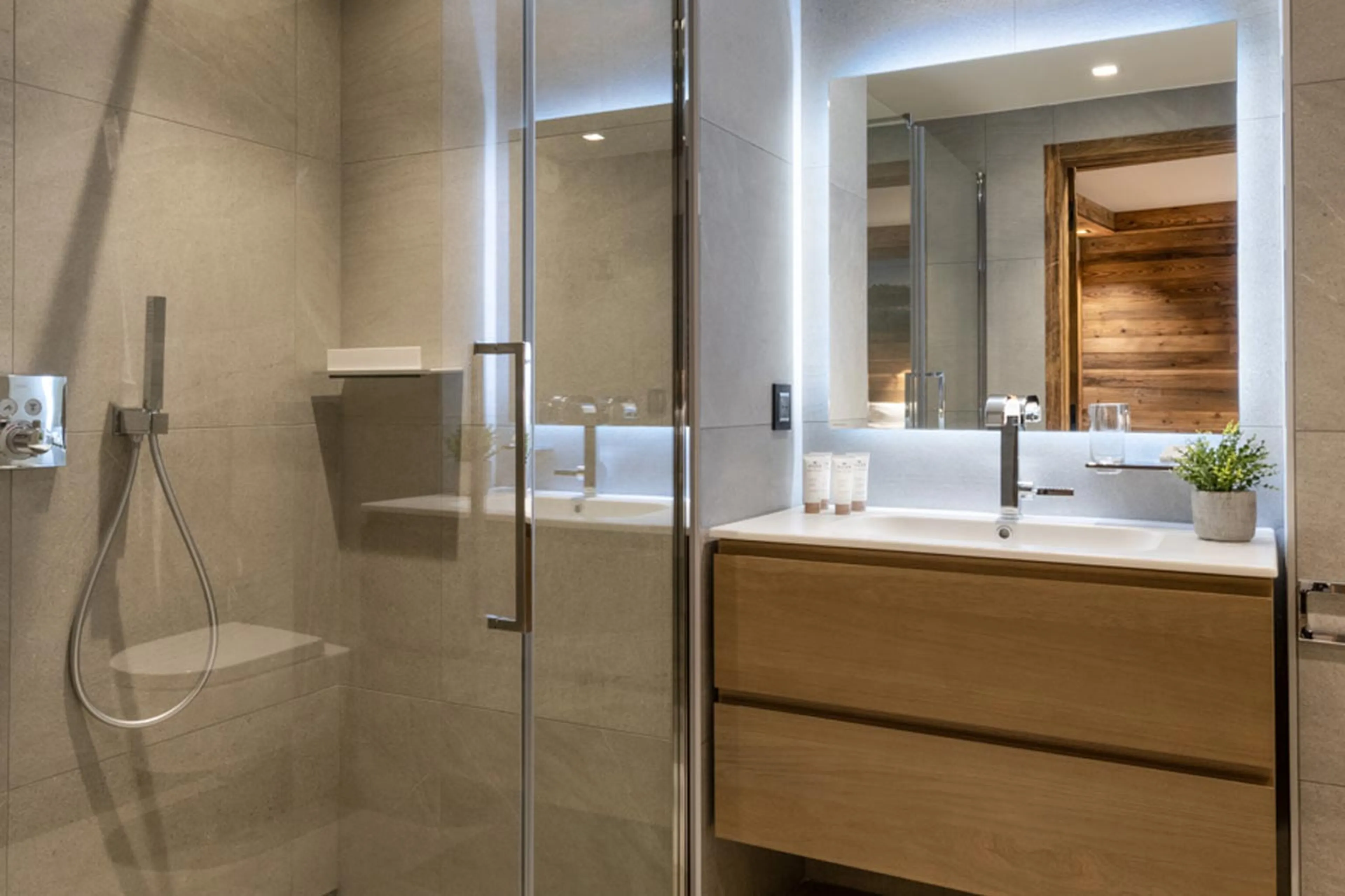 En-suite shower room in Apartment Vail Lodge A12 in Val d'Isere
