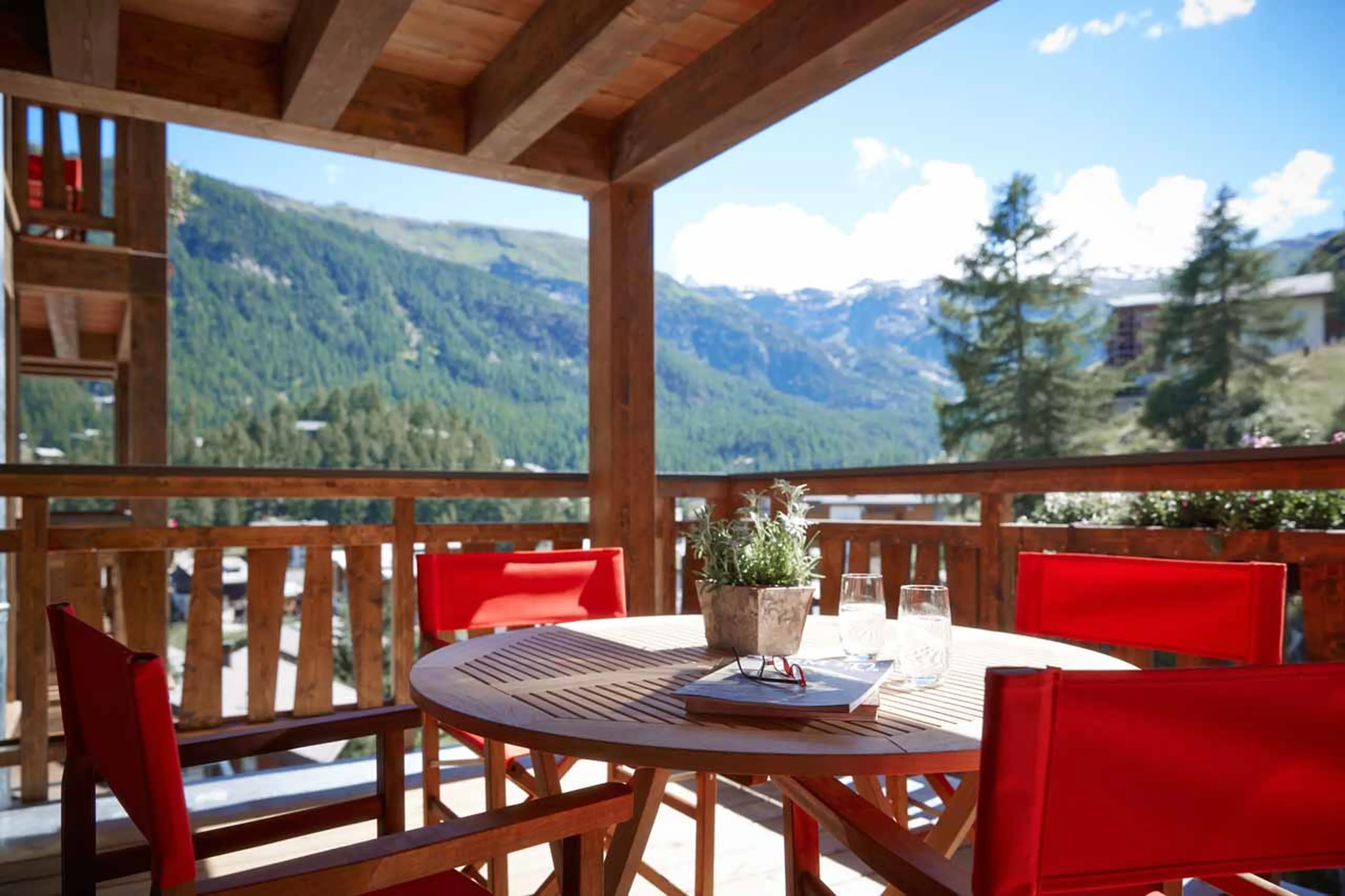 South-facing balcony at Apartment Zermatt Village in Zermatt