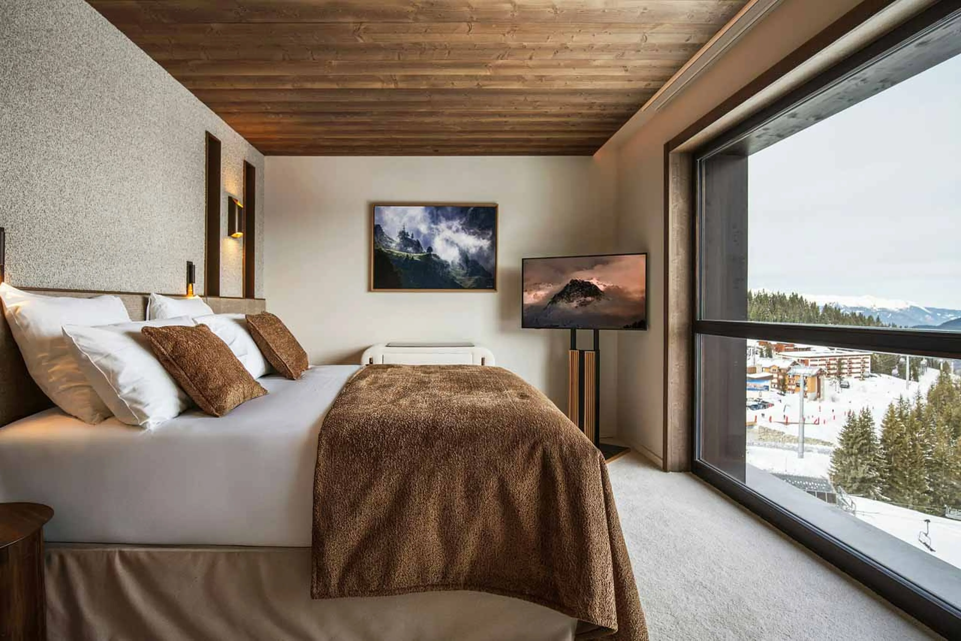 Double bedroom in Atmosphere Apartment 902, Courchevel 1850