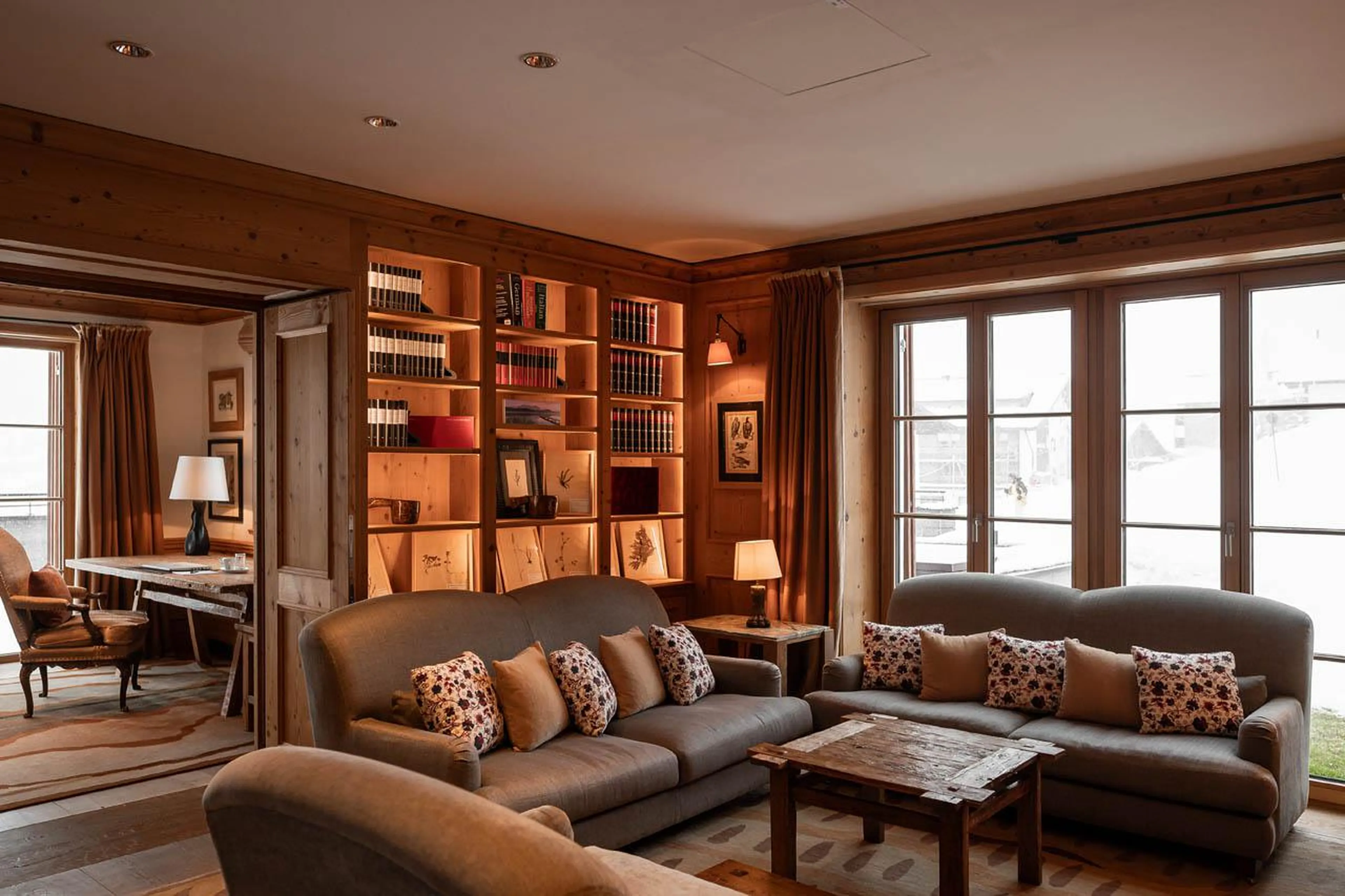 Office and library space at Aurelio Club Chalet in Lech