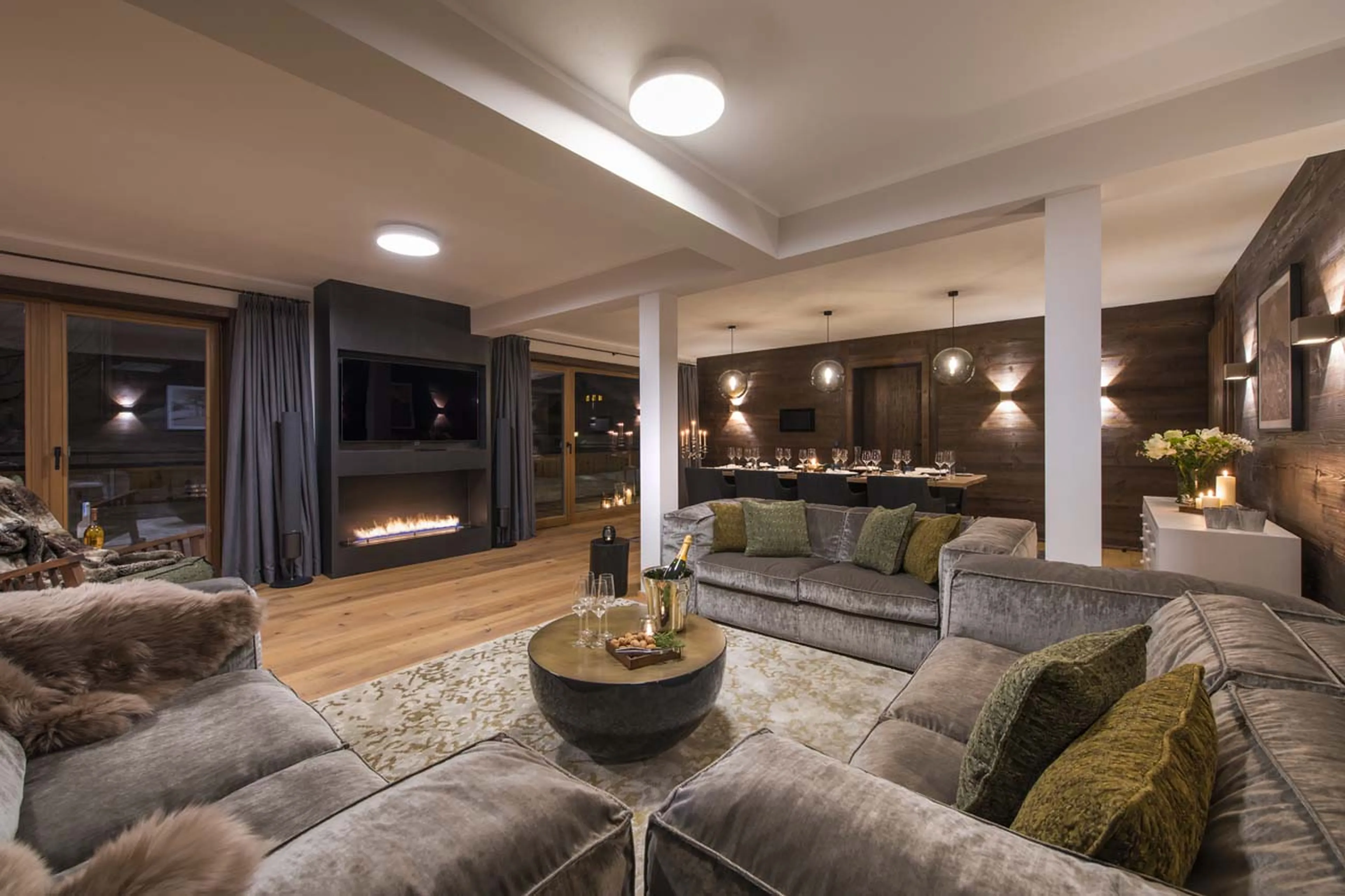 Open plan living and dining area at Balegia Apartment 3 in Lech