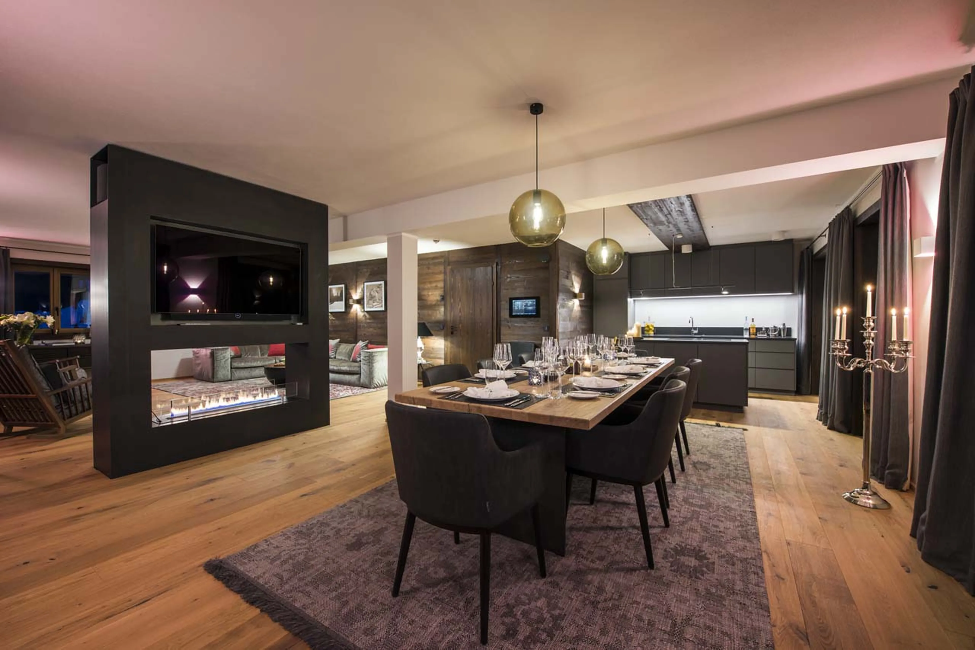 Dining area and kitchen at Exterior of Balegia Apartment 4 in Lech