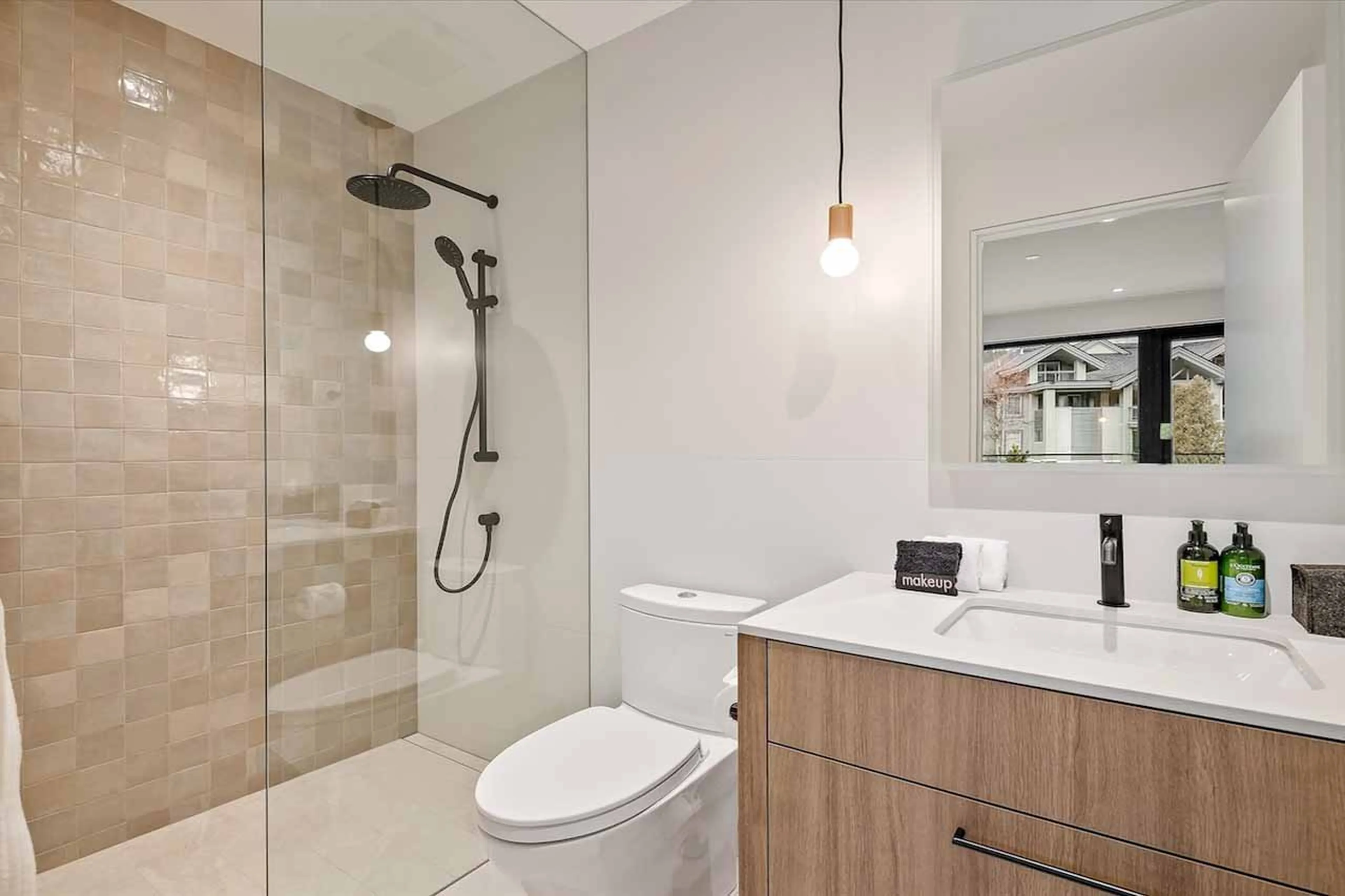 Bedroom 3 en-suite at Blueberry Hill Retreat in Whistler