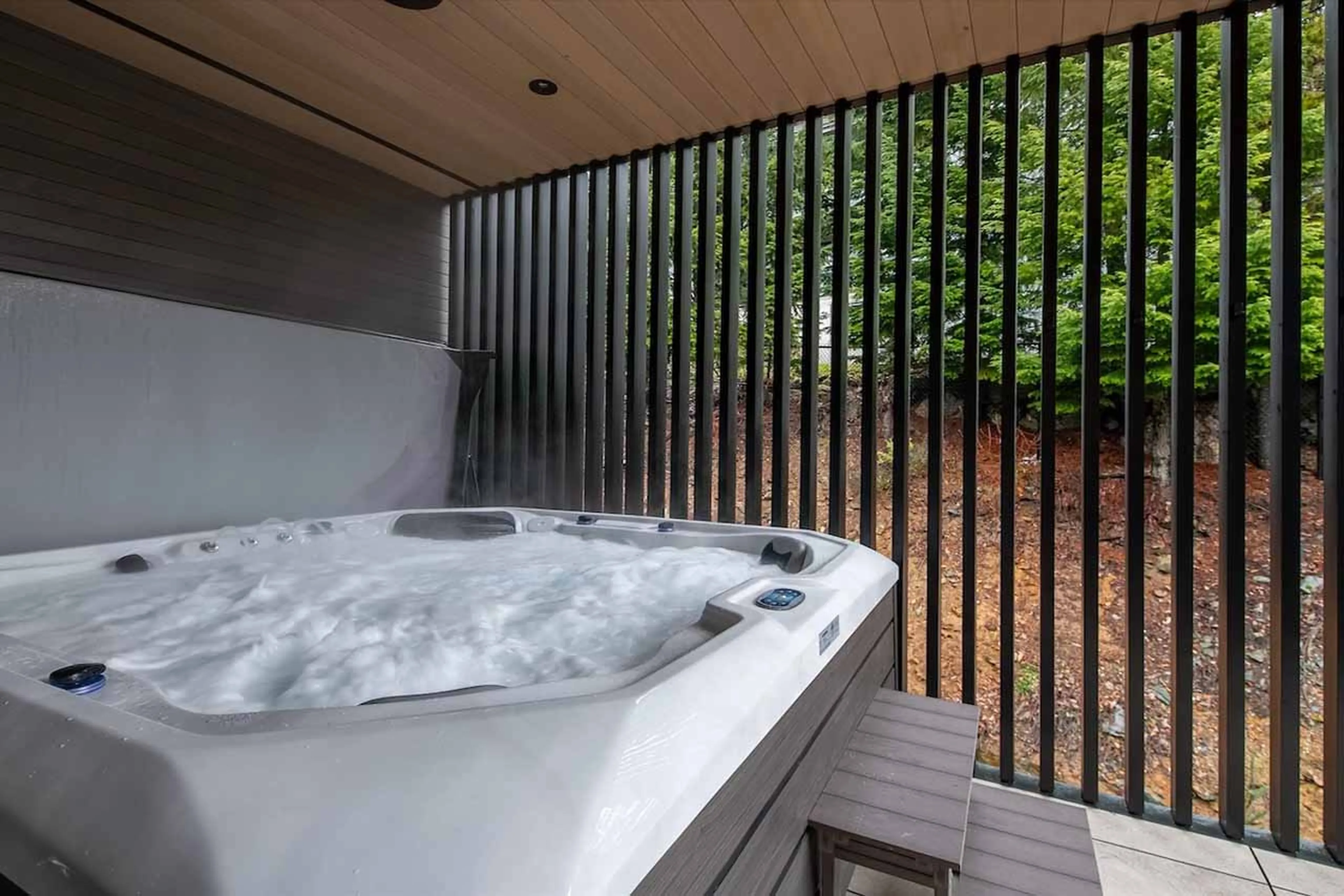Hot tub at Blueberry Hill Retreat in Whistler