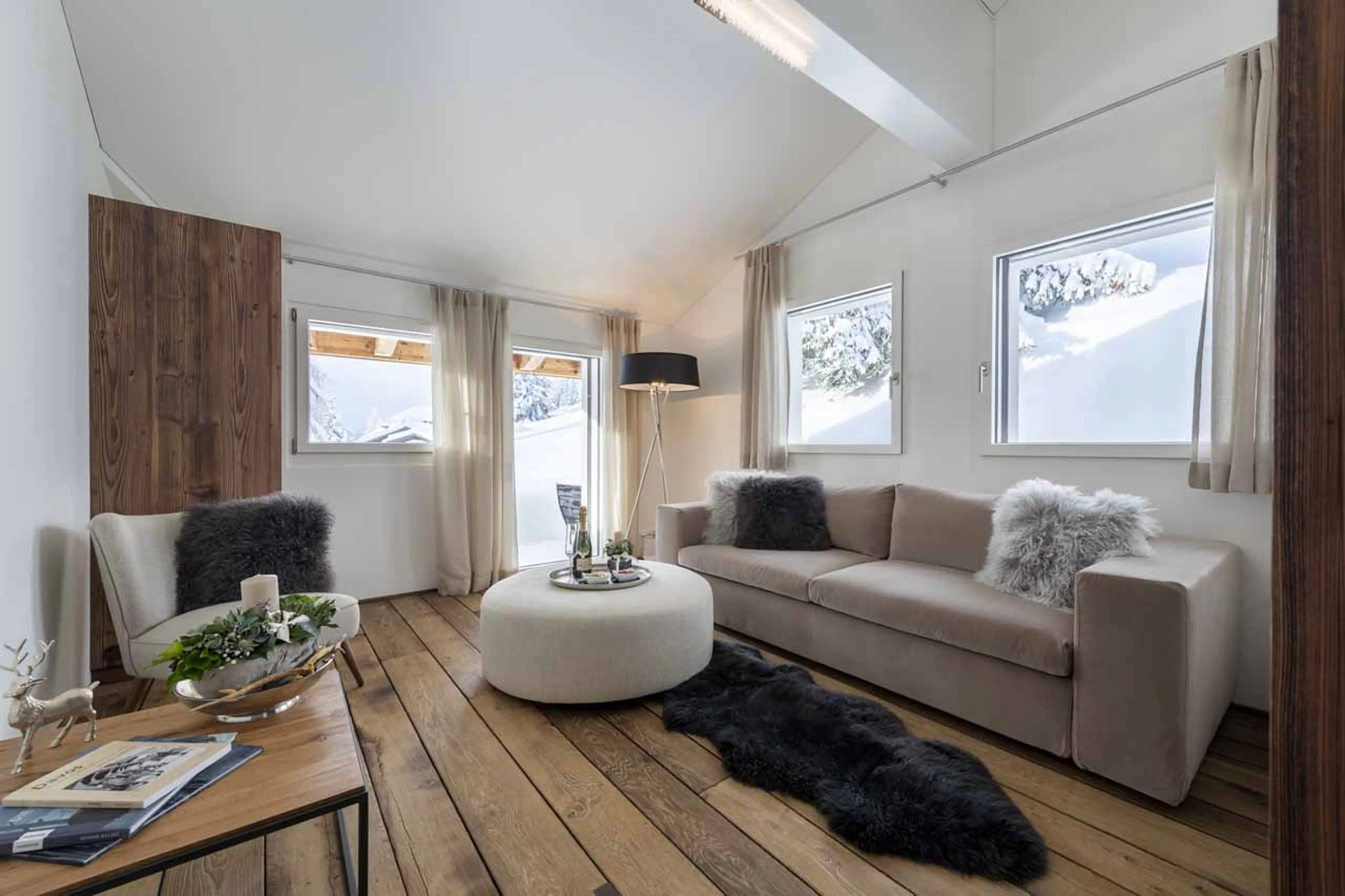 Office with sofa bed at  Jakobshorn at  Bortji Estate in Davos