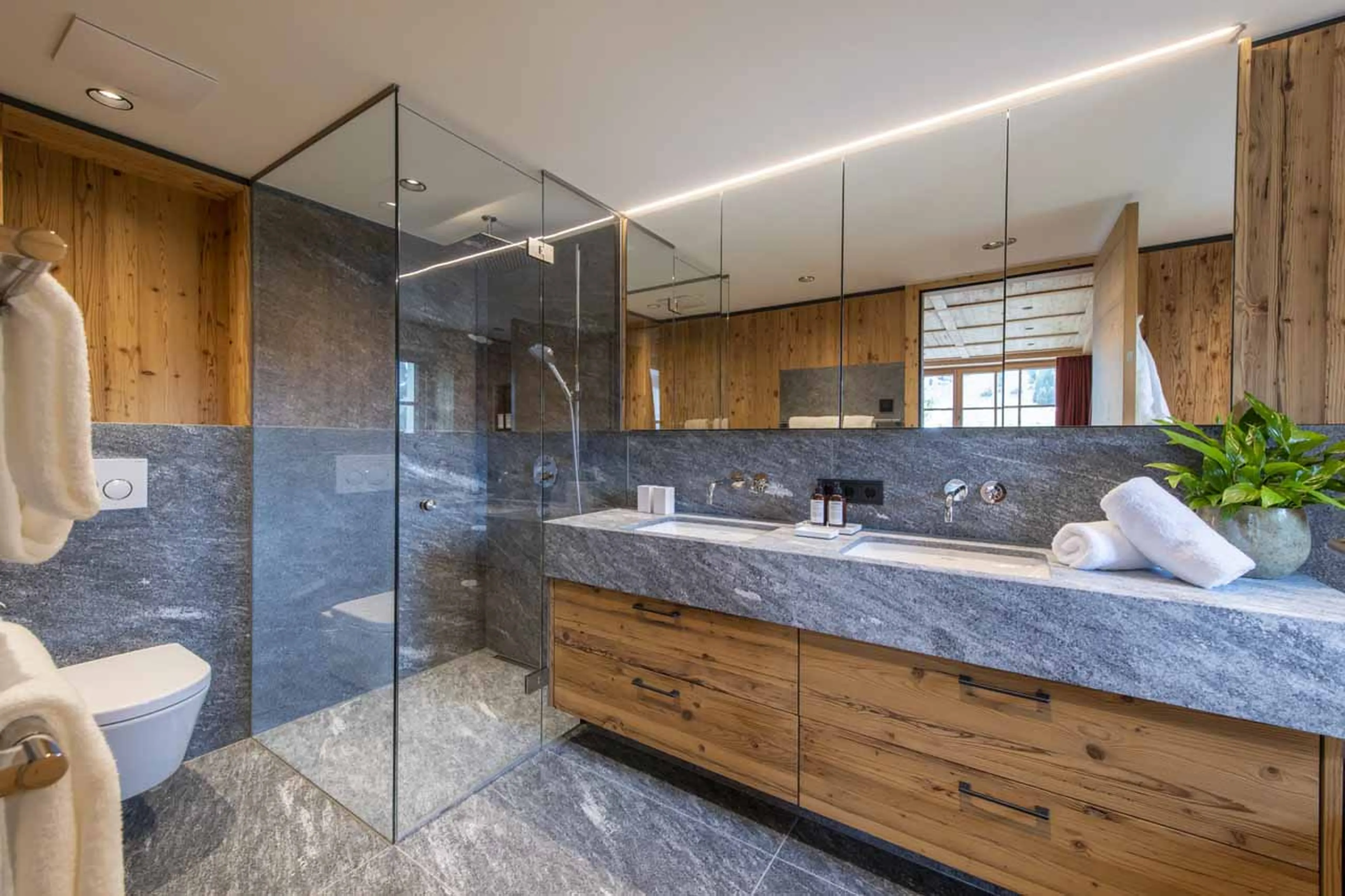 En-suite bathroom at Apartment Brunnenhof 10 in Lech