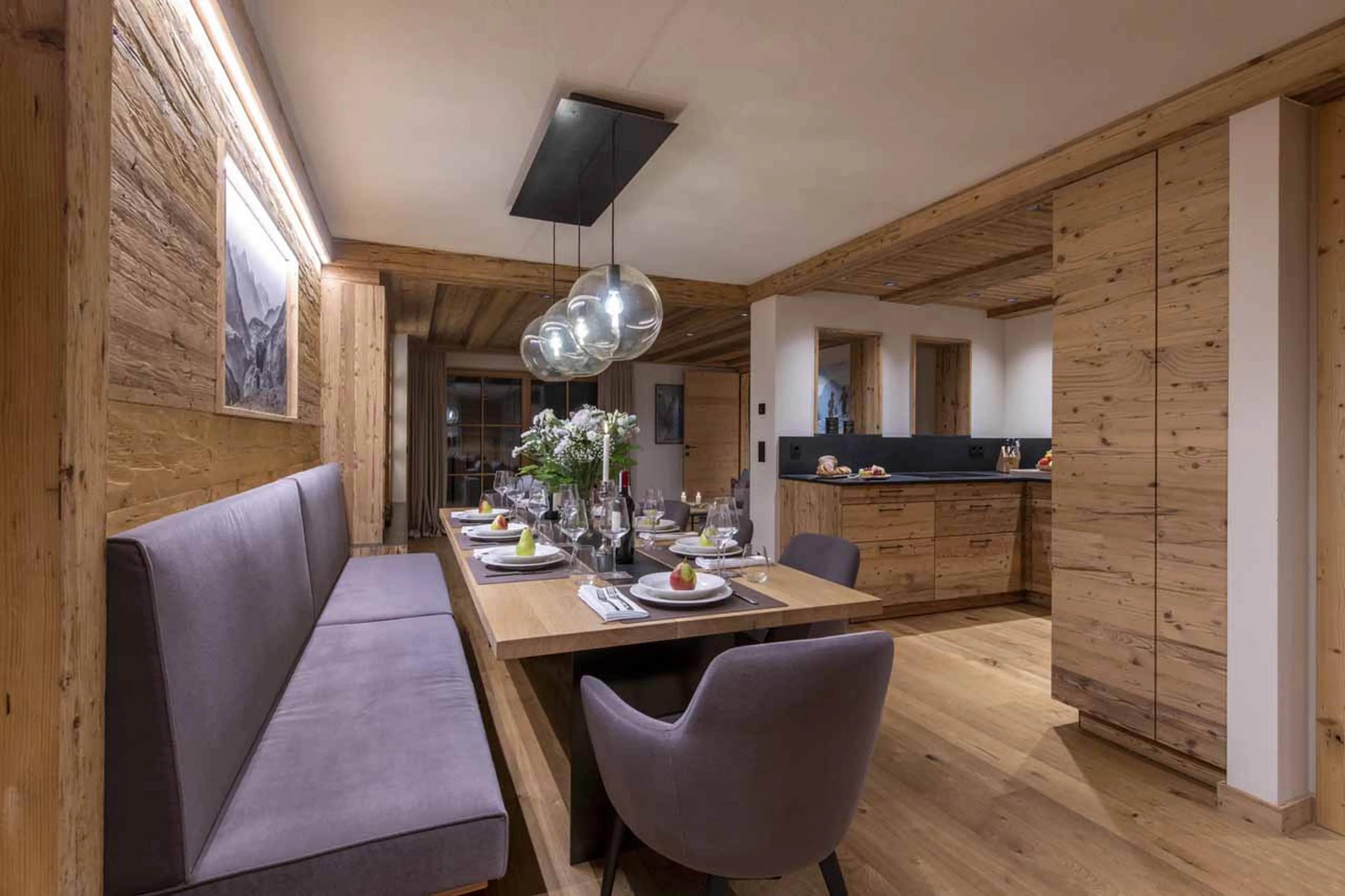 Dining area and kitchen at Apartment Brunnenhof 10 in Lech