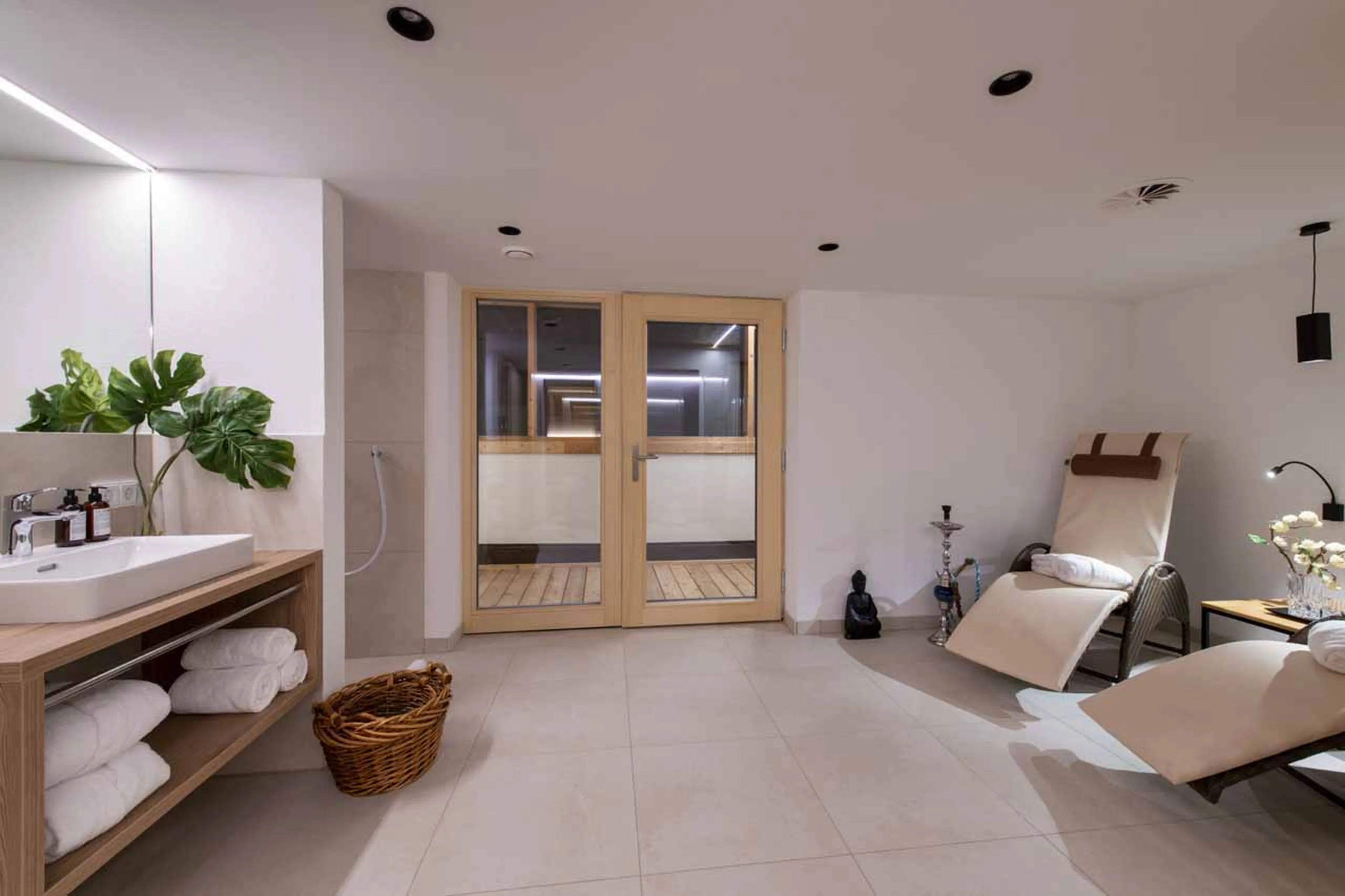 Spacious spa at Buhlhof Penthouse in Lech