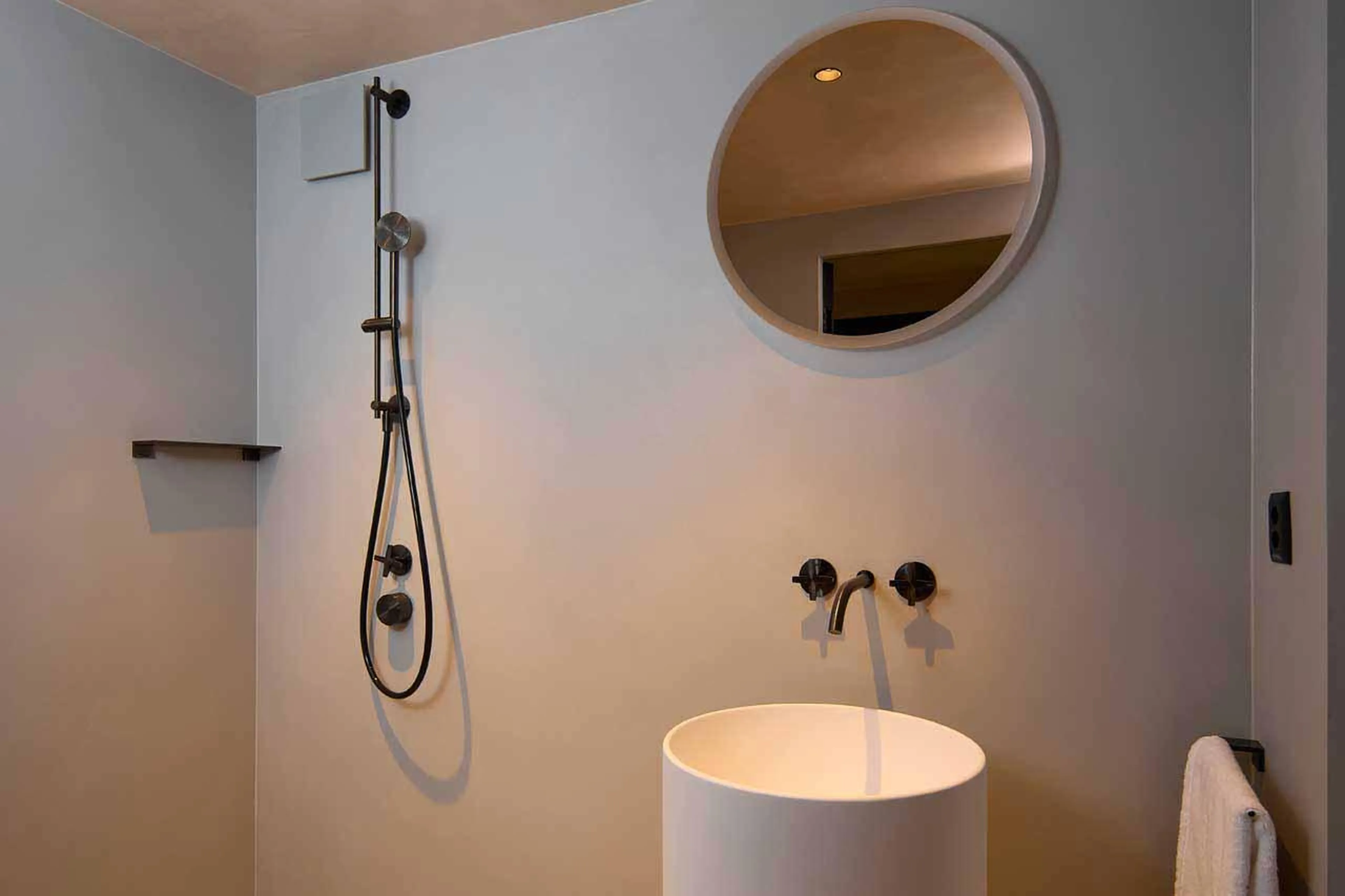 Shower room with basin in Cabane Tortin, Verbier