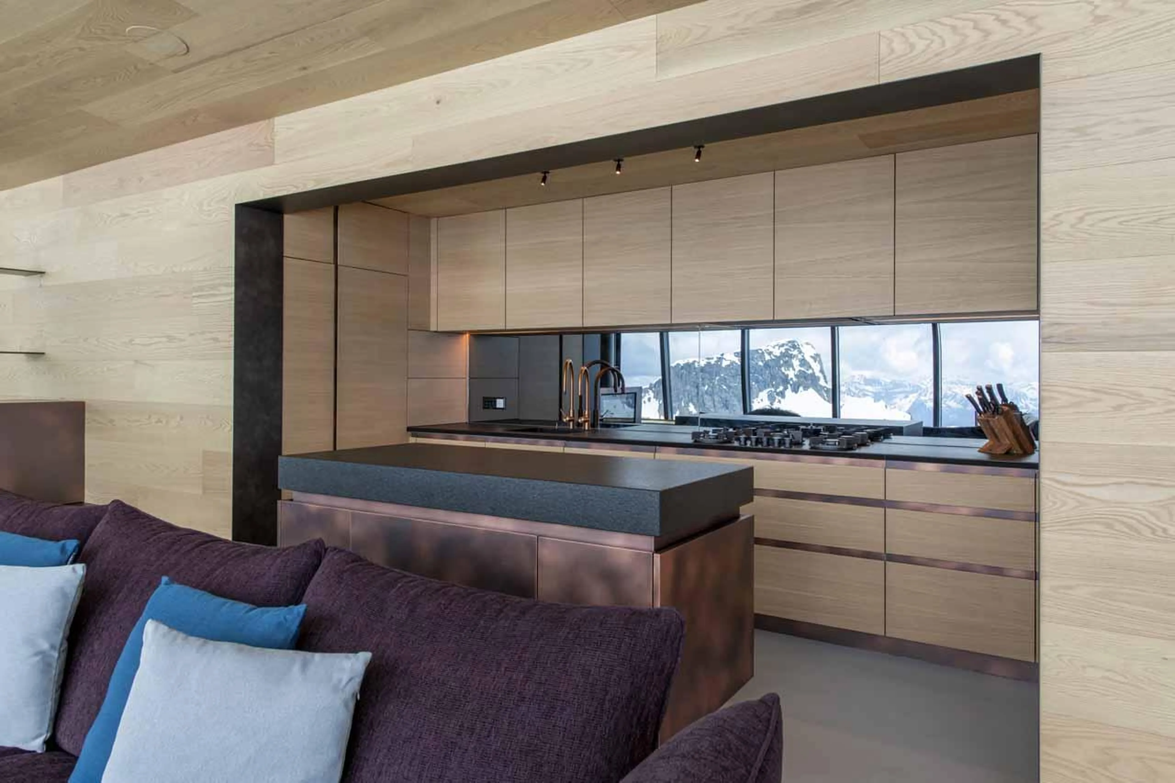 Light wood modern kitchen in Cabane Tortin, Verbier