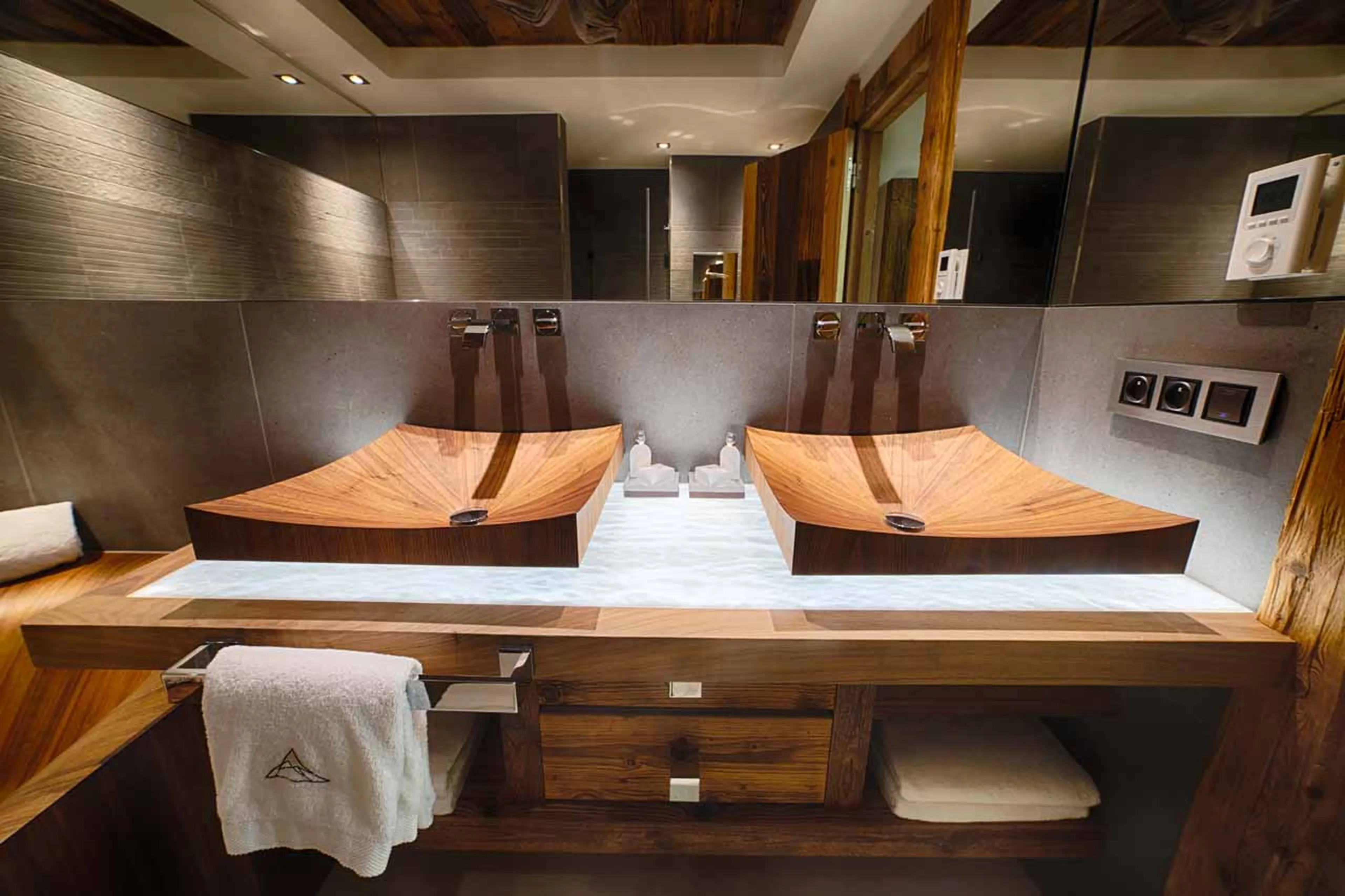 Twin basins at Apartment Cap Crystal Lodge in Tignes