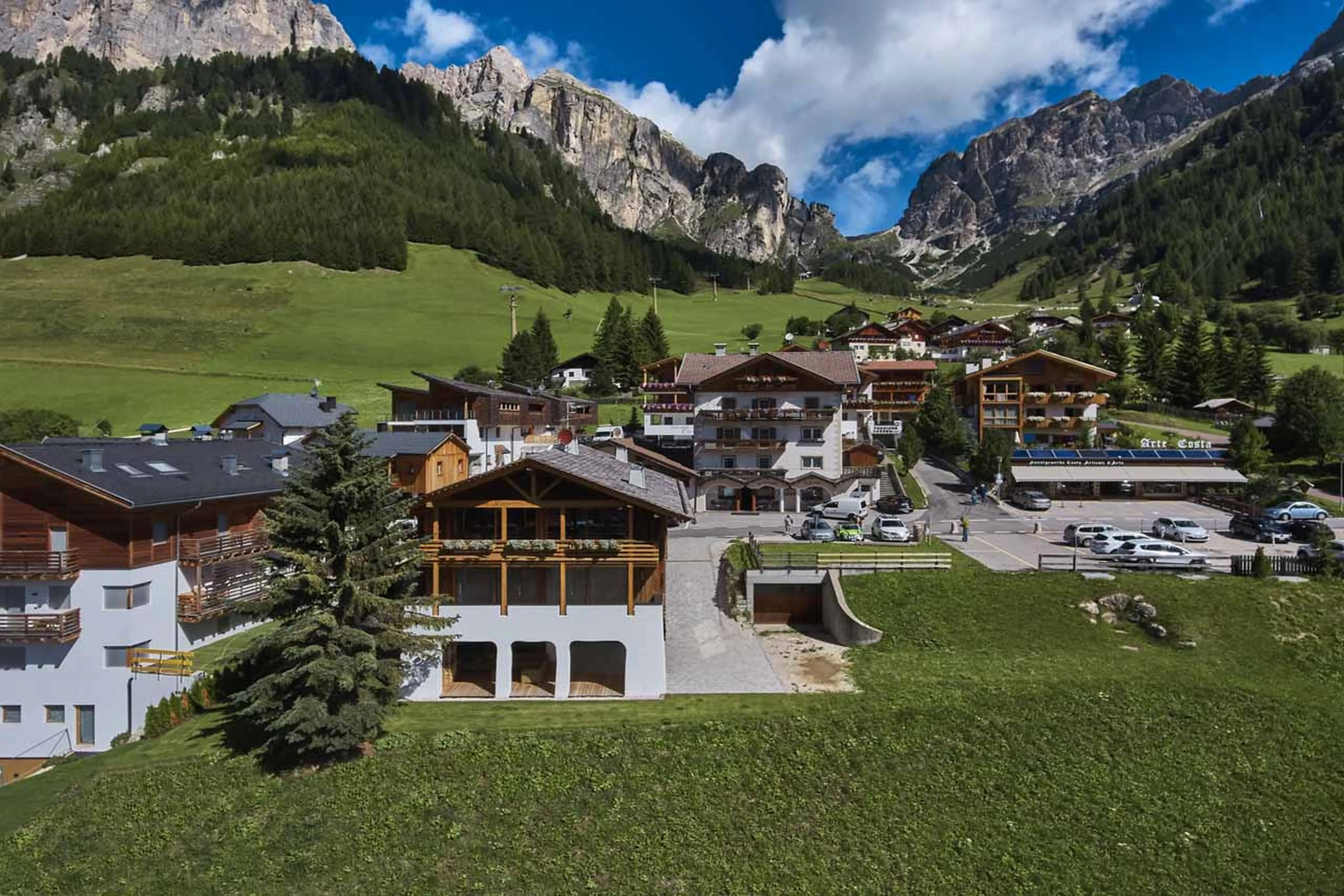 Stunning setting of Casa Feroze in Colfosco