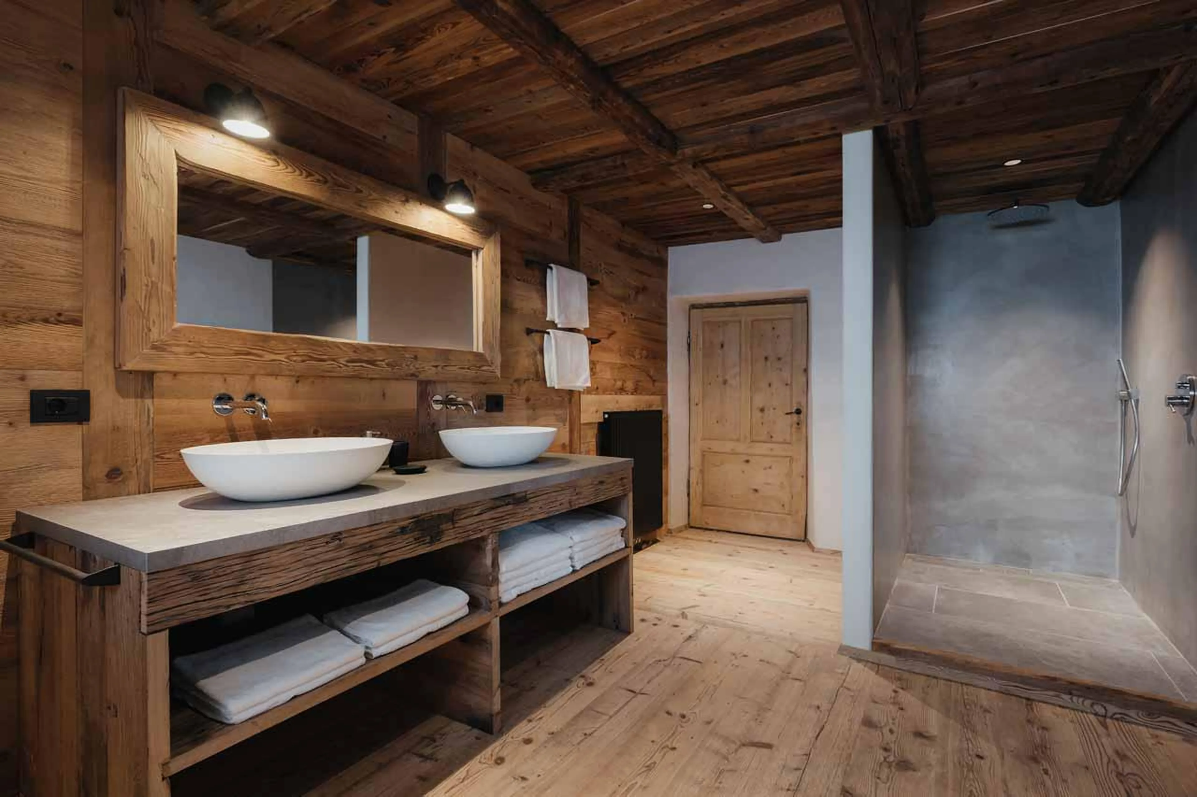 Shower room at Casa Tra Cime in Arabba